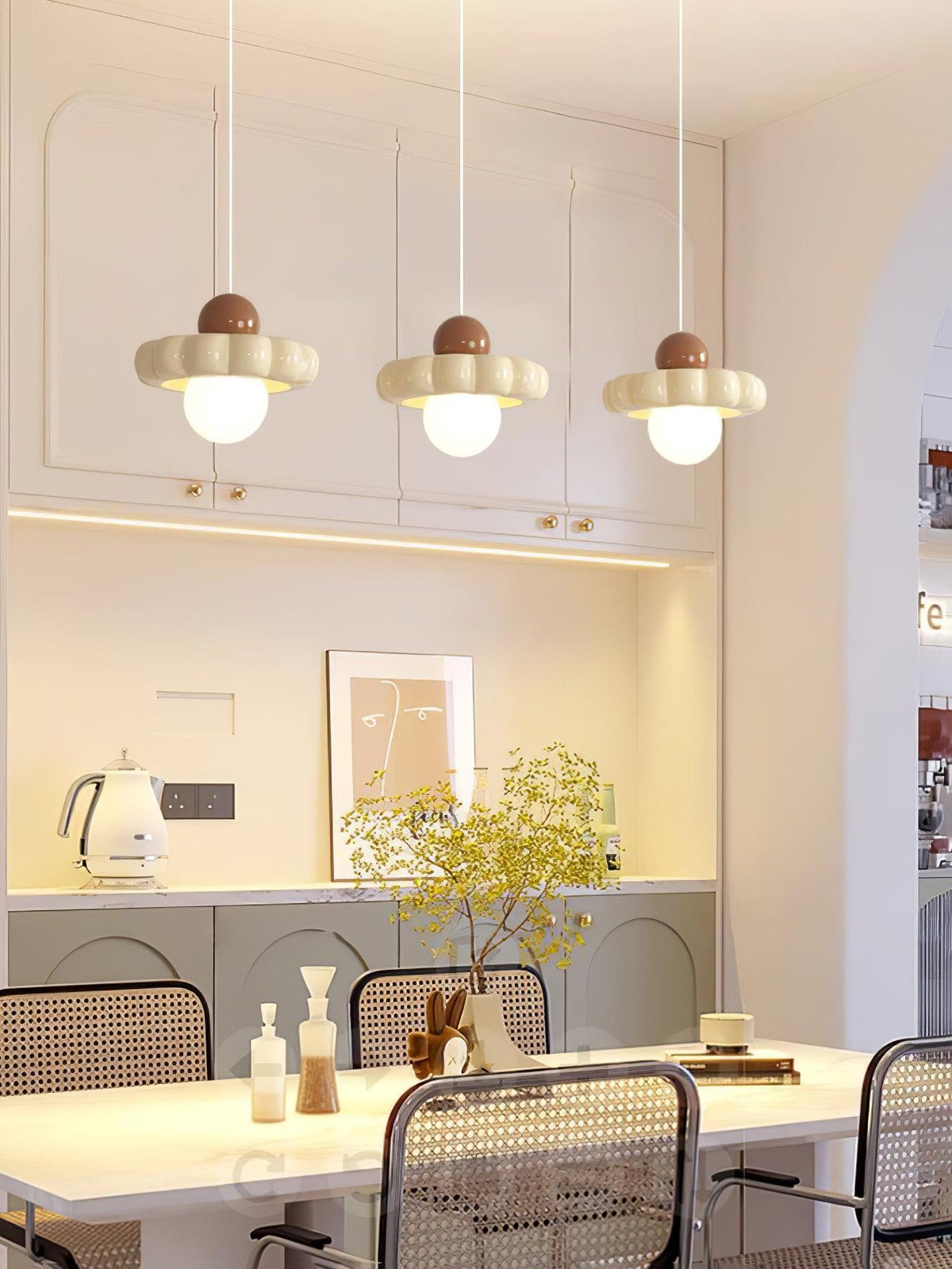 Kai Moderne hanglamp met melkkoffie en koffiekleurige afwerking