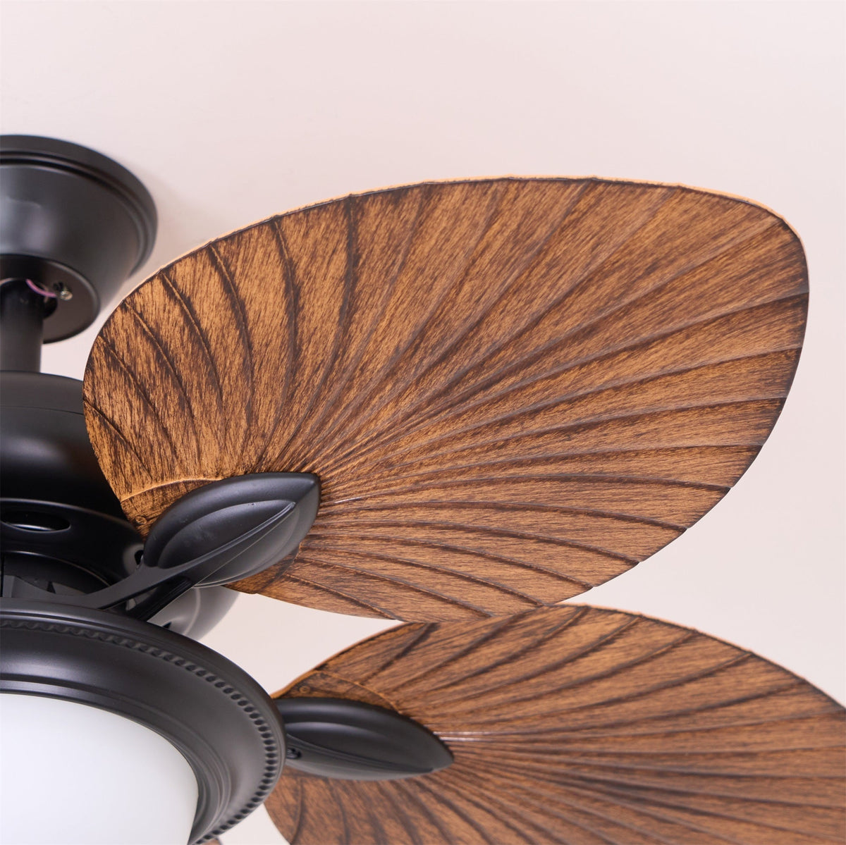Viraalel plafondventilator met verlichting