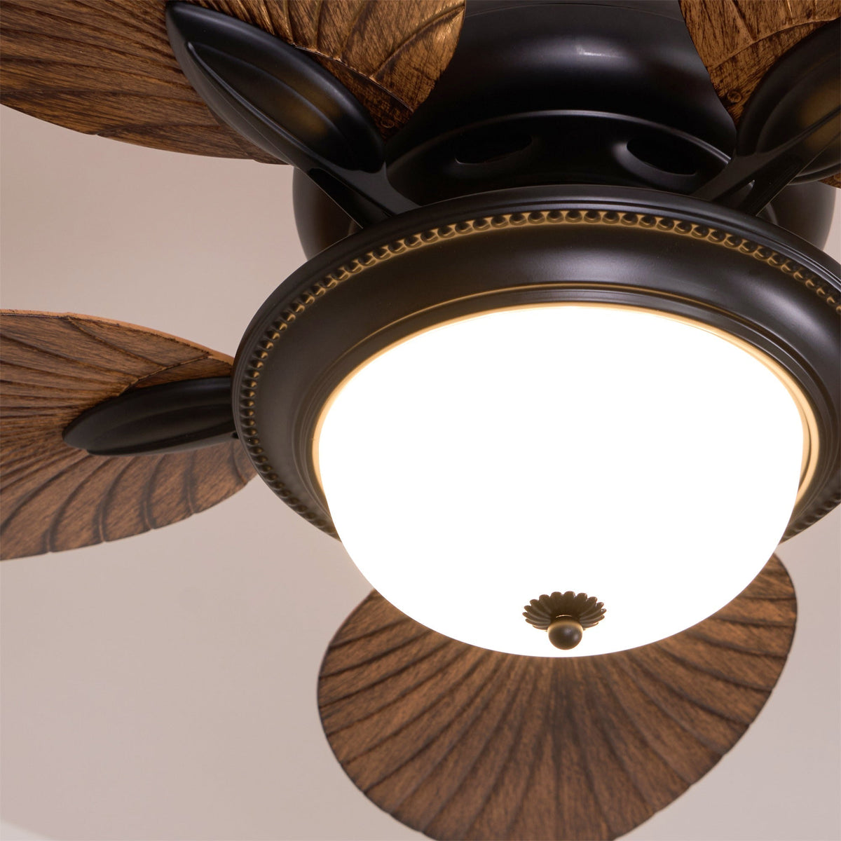 Viraalel plafondventilator met verlichting