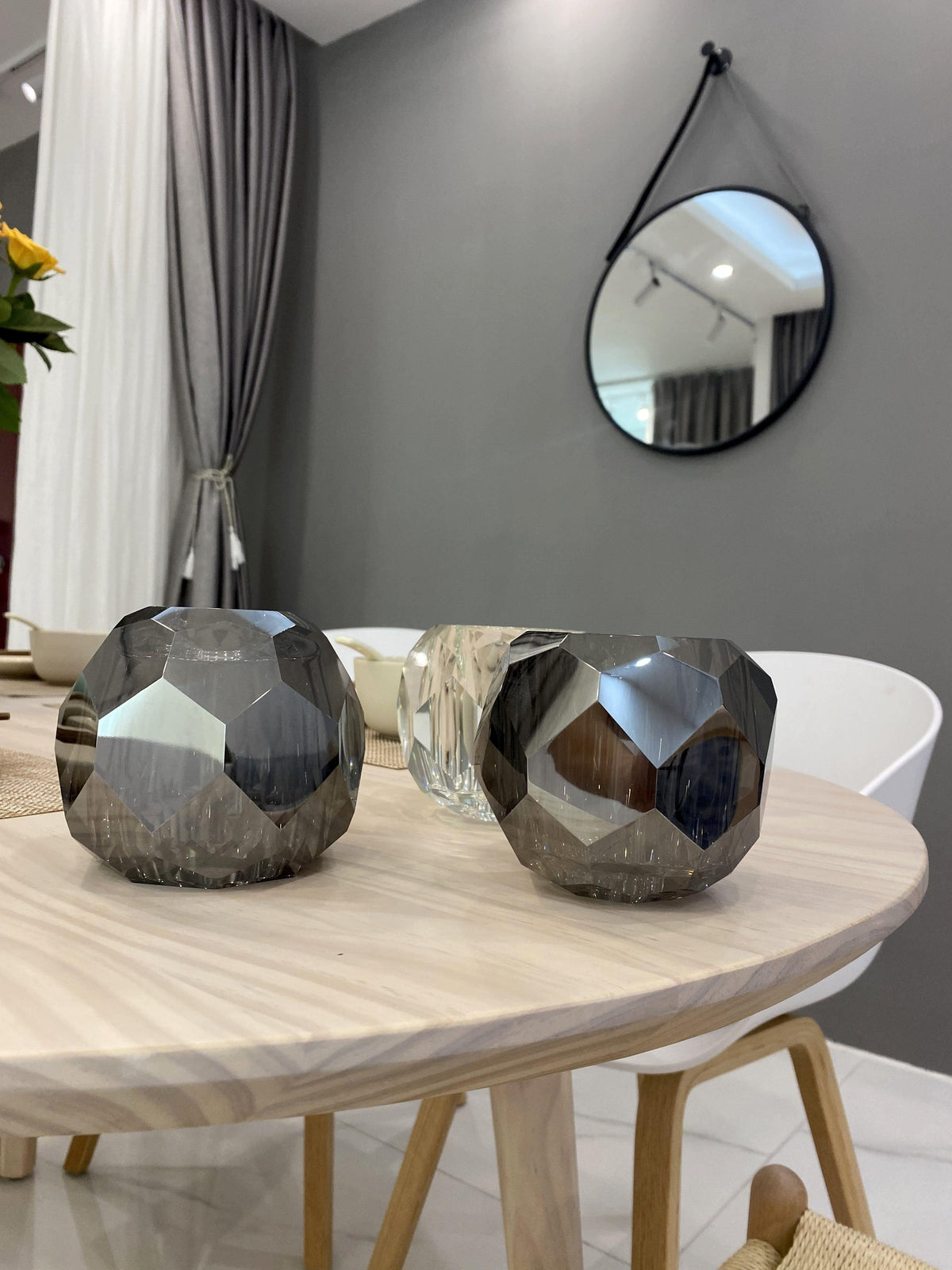 Thalyn hanglamp met kristallen bollen in messing