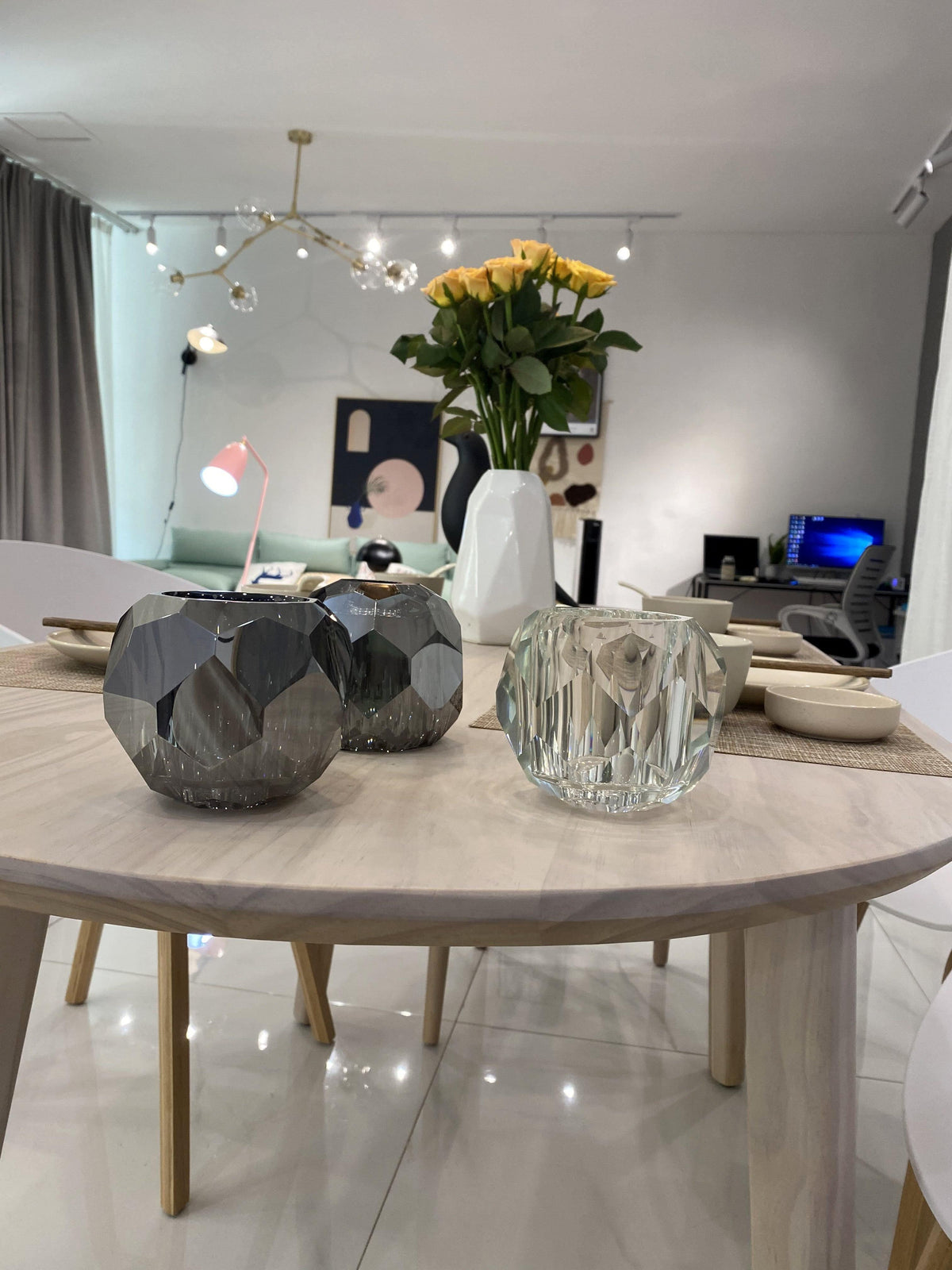 Thalyn hanglamp met kristallen bollen in messing