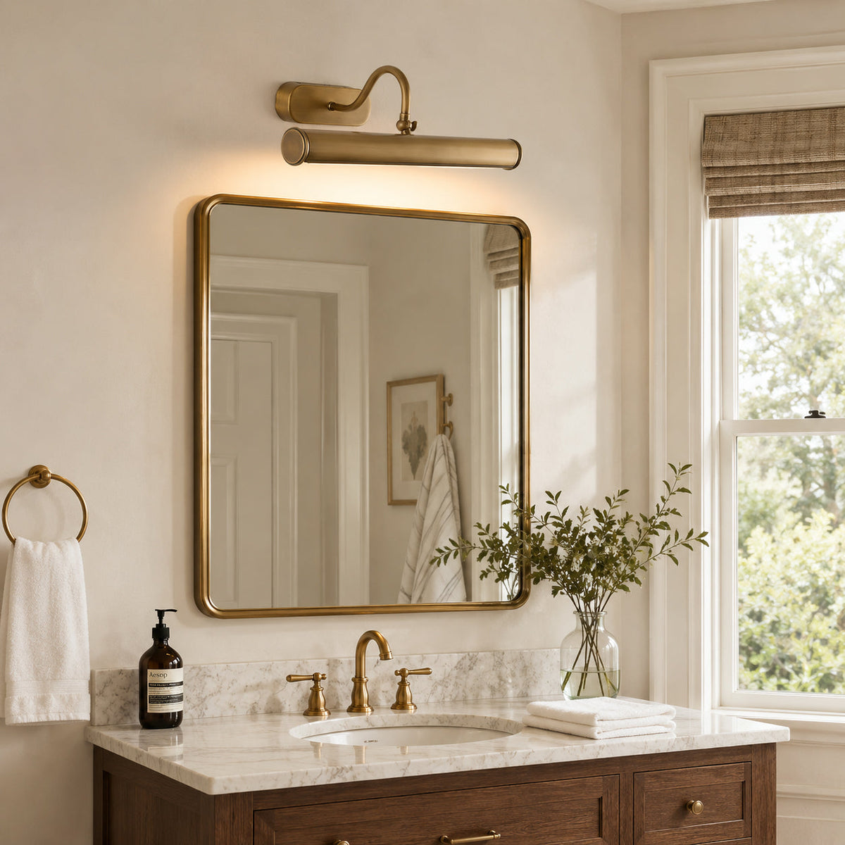 Ainsworth wandlamp van messing