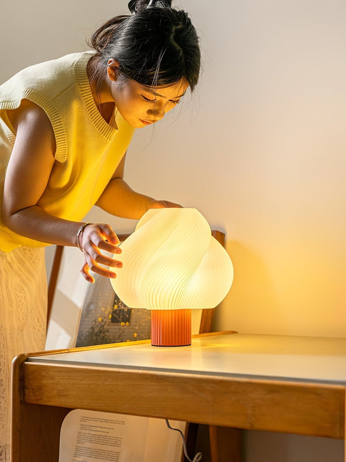 Buffy moderne tafellamp van kunststof