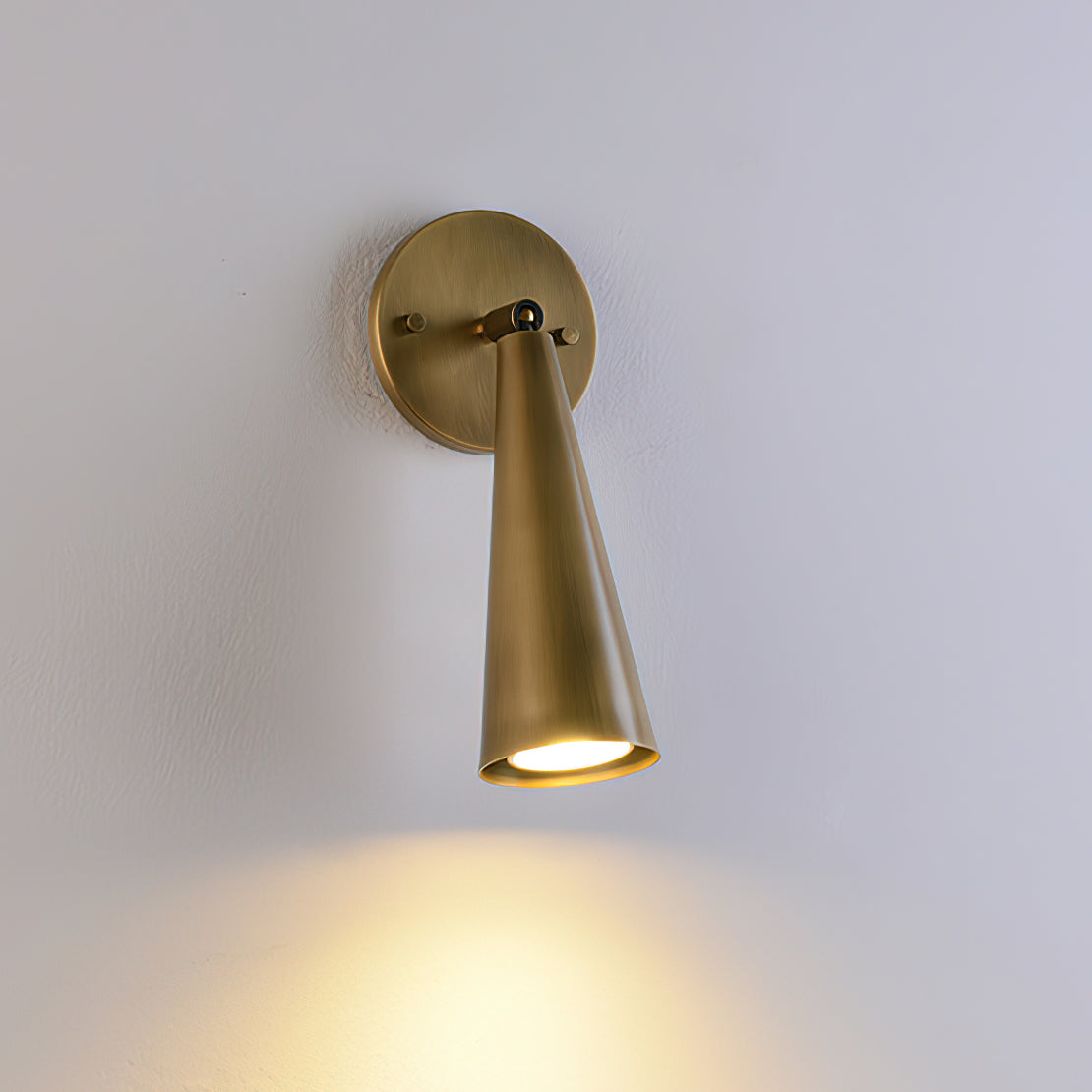 Mirisenne draaibare wandlamp