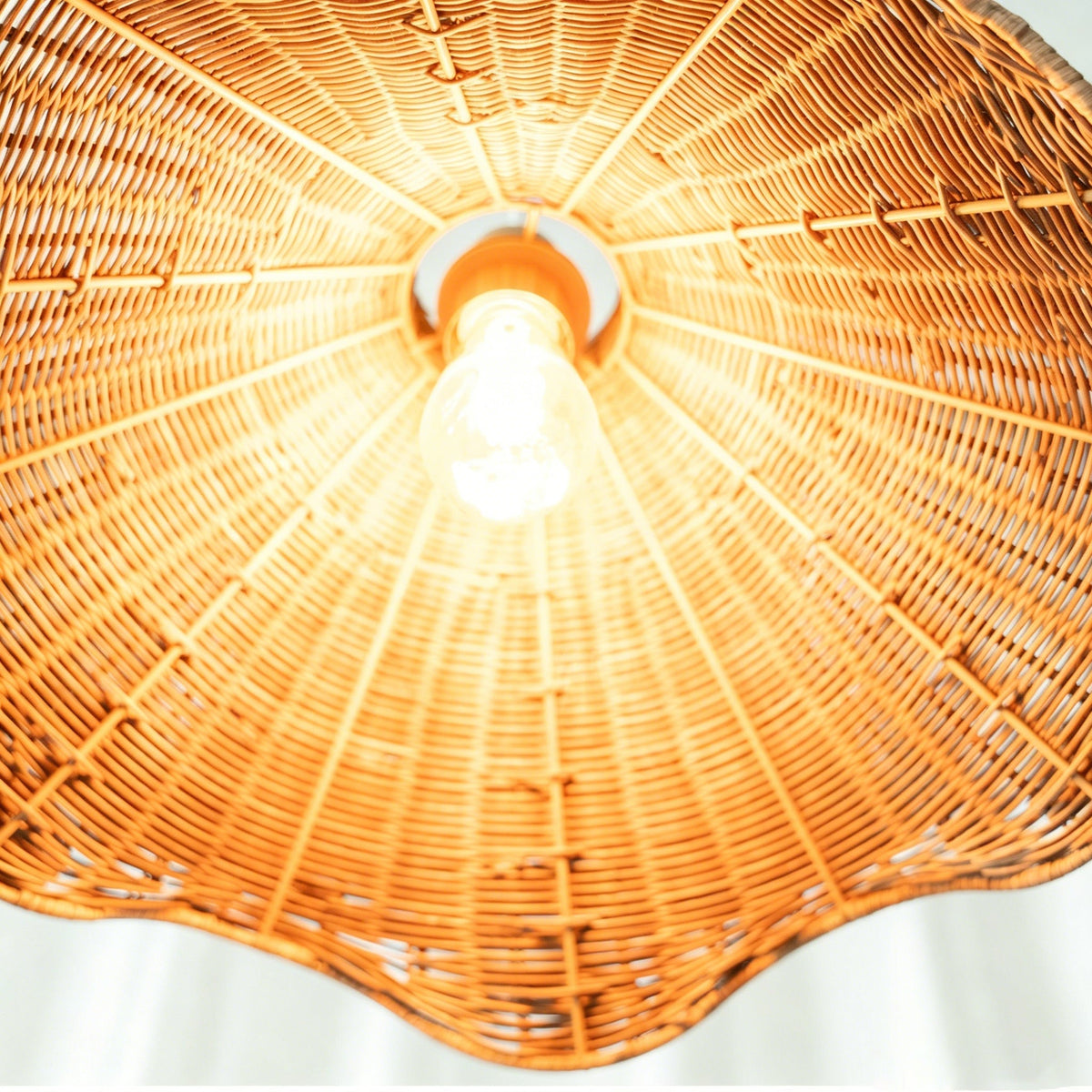 Wavelle sculpturale hanglamp van gespleten rotan