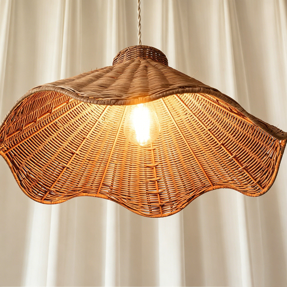 Wavelle sculpturale hanglamp van gespleten rotan