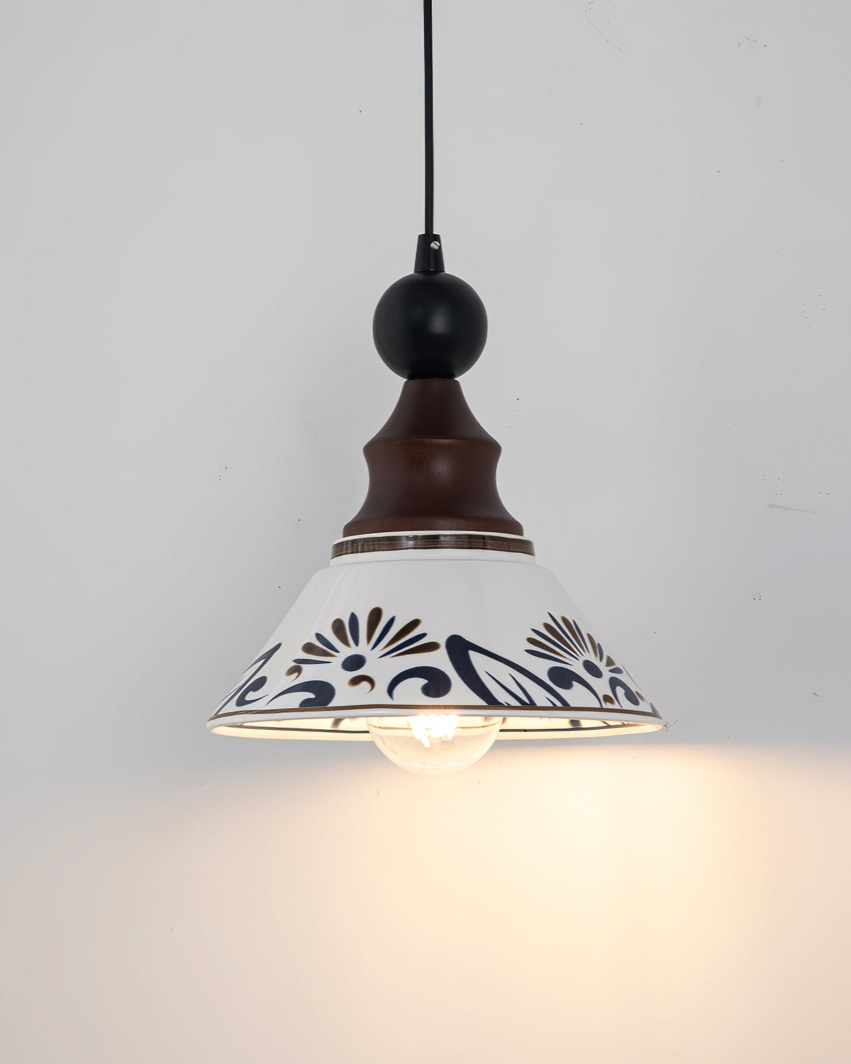 Avenaeria hanglamp met blauwe keramiek