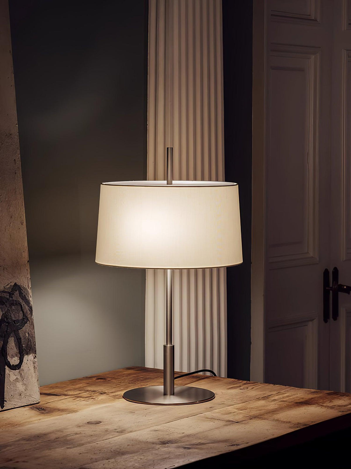 Lioreia tafellamp met stoffen kap in chroom
