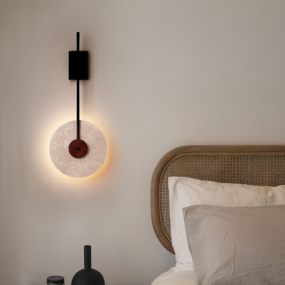 Elysia wandlamp in Geel travertin