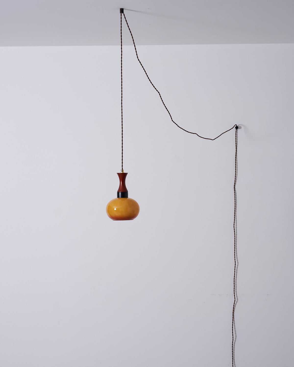 Chara hanglamp met stekker in bruin