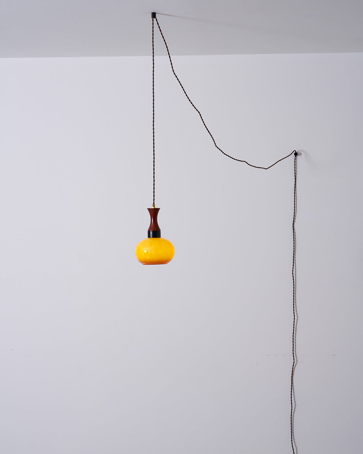 Chara hanglamp met stekker in bruin