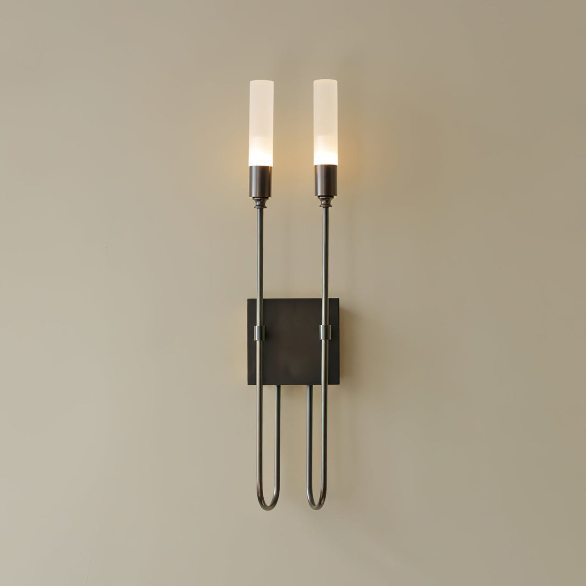 Yvori wandlamp met dubbele staaf minimalistisch