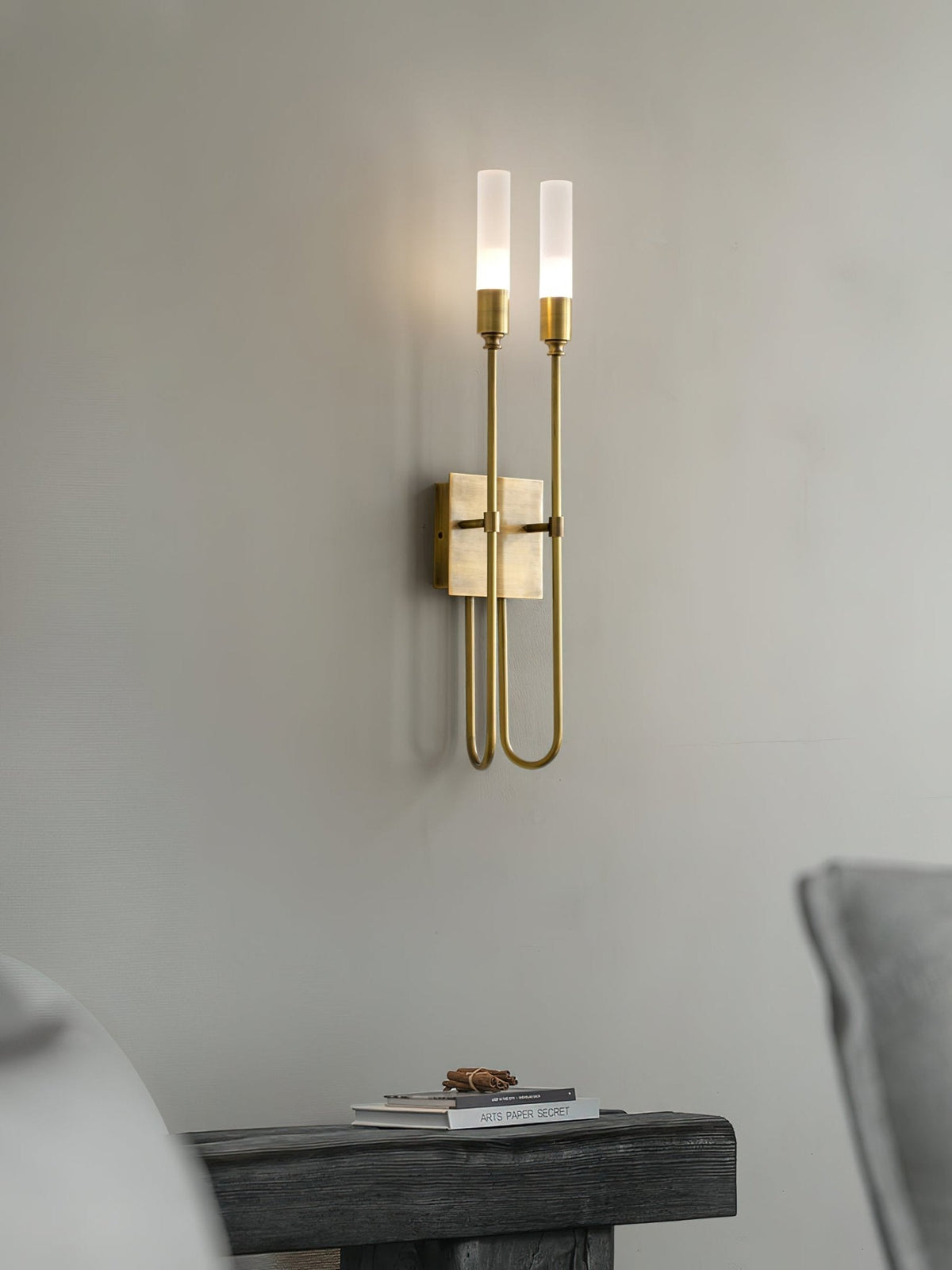 Yvori wandlamp met dubbele staaf minimalistisch