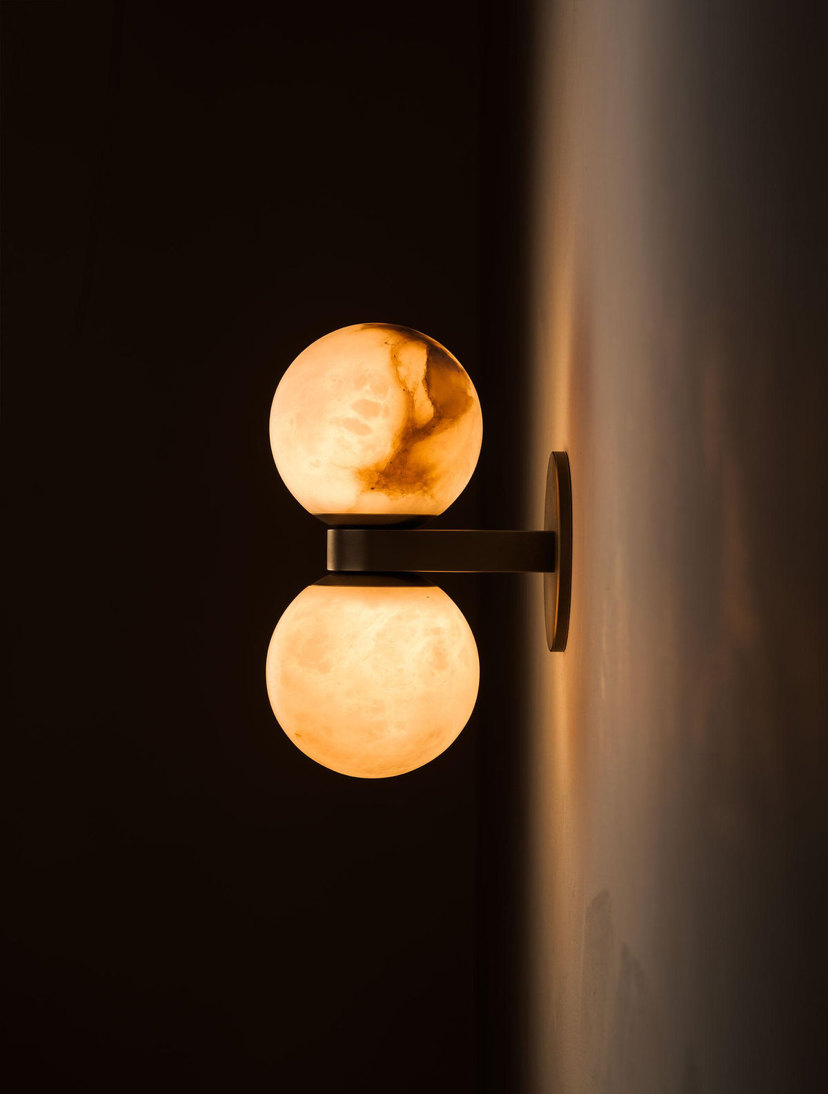 Lush bollen albasten wandlamp