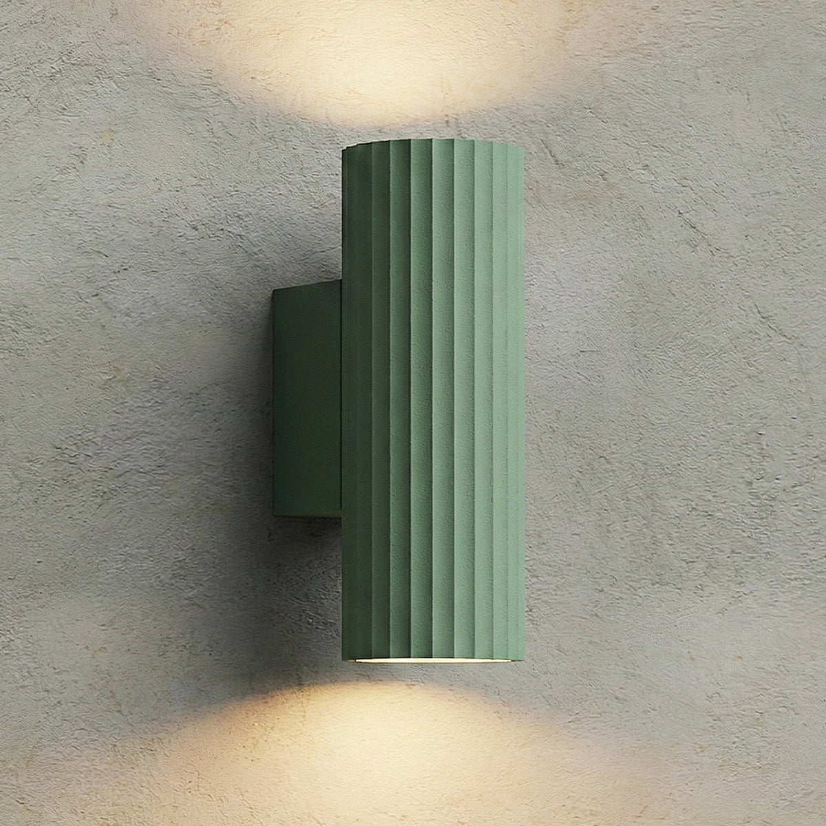 Calenaria wandlamp groen aluminium verticaal geribd minimalistisch slaapkamer gang