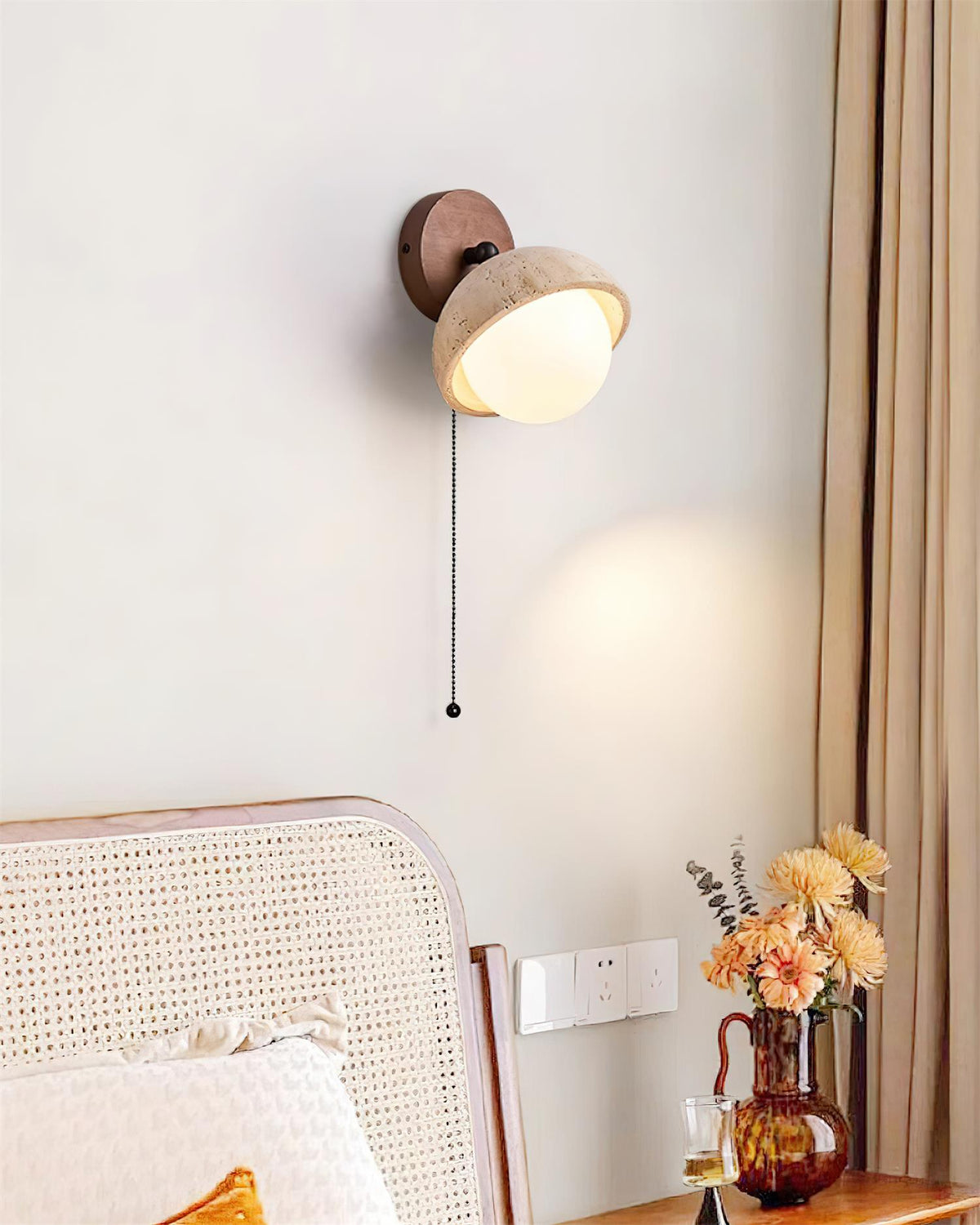 Eala wandlamp met travertin en walnoothout minimalistisch modern