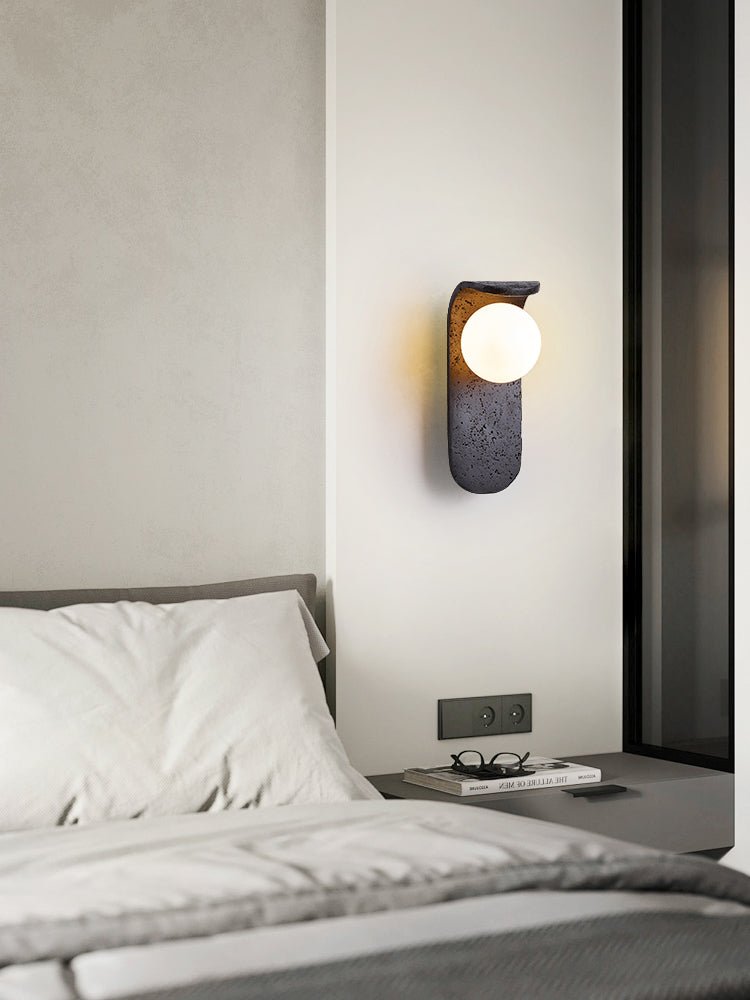 Serelora zwarte travertin wandlamp