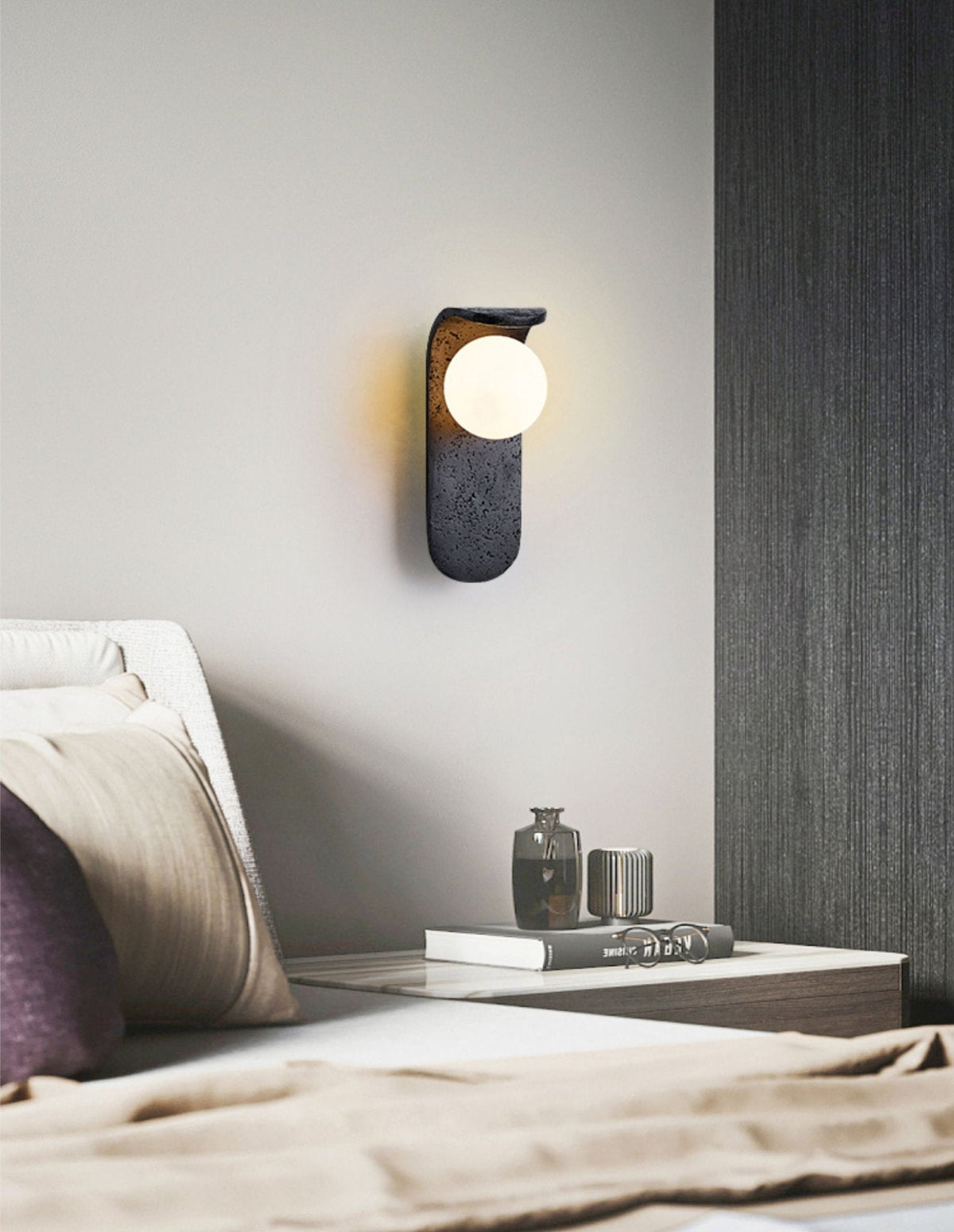 Serelora zwarte travertin wandlamp