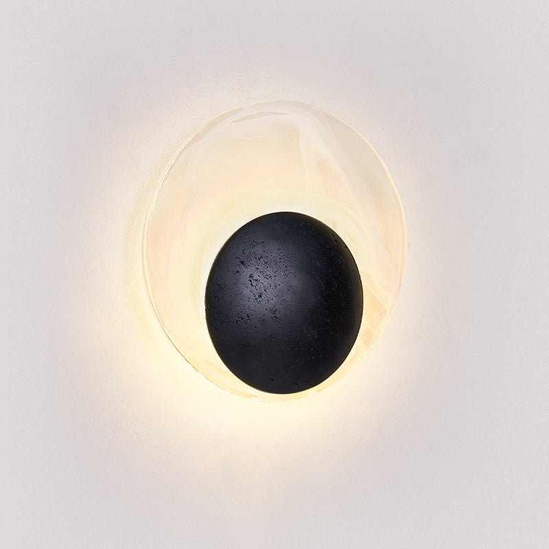 Orla Cosmica Eclipse Zwarte travertin wandlamp