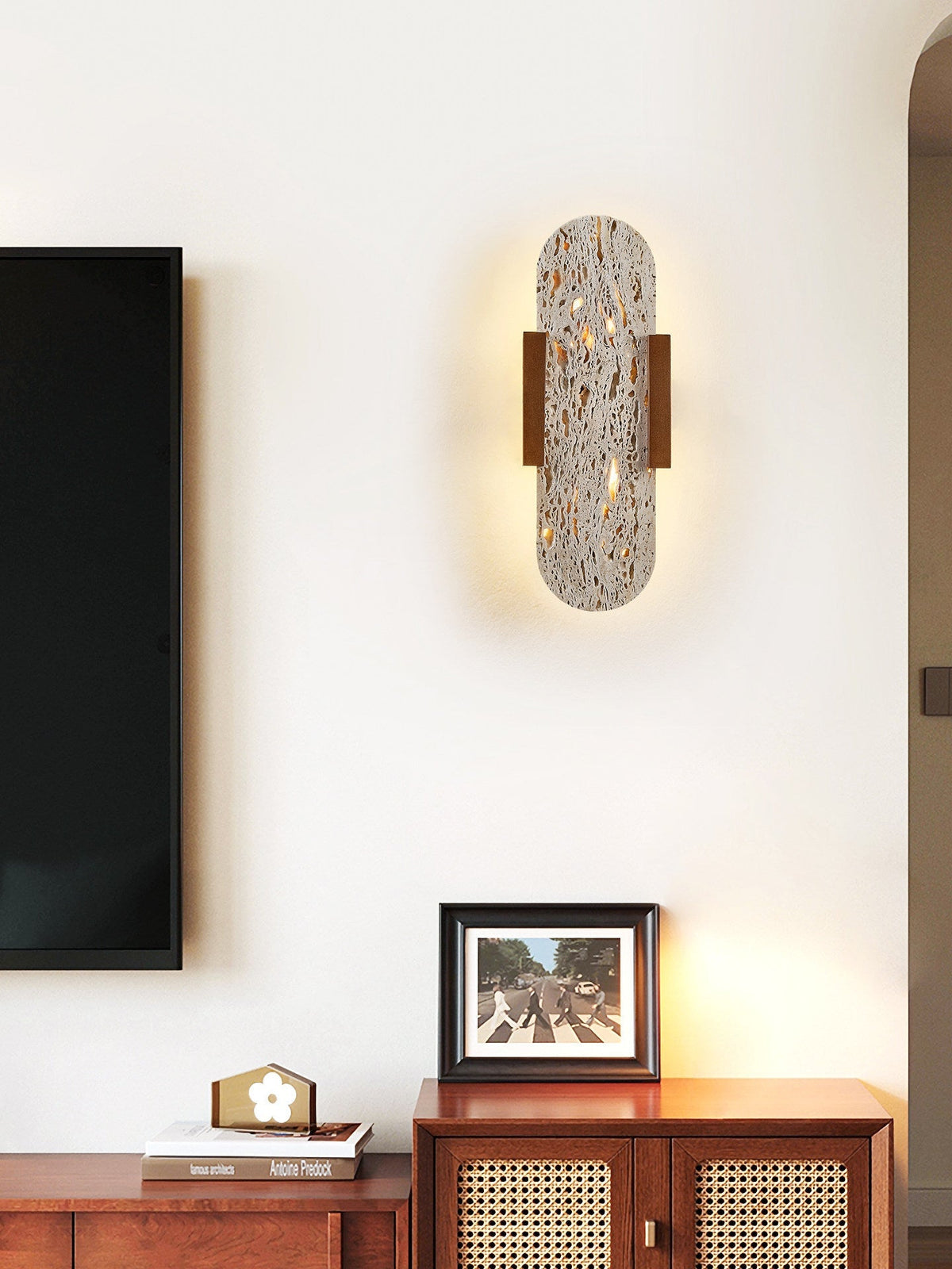 Seroaria wandlamp in Geel travertin met Walnootkleur