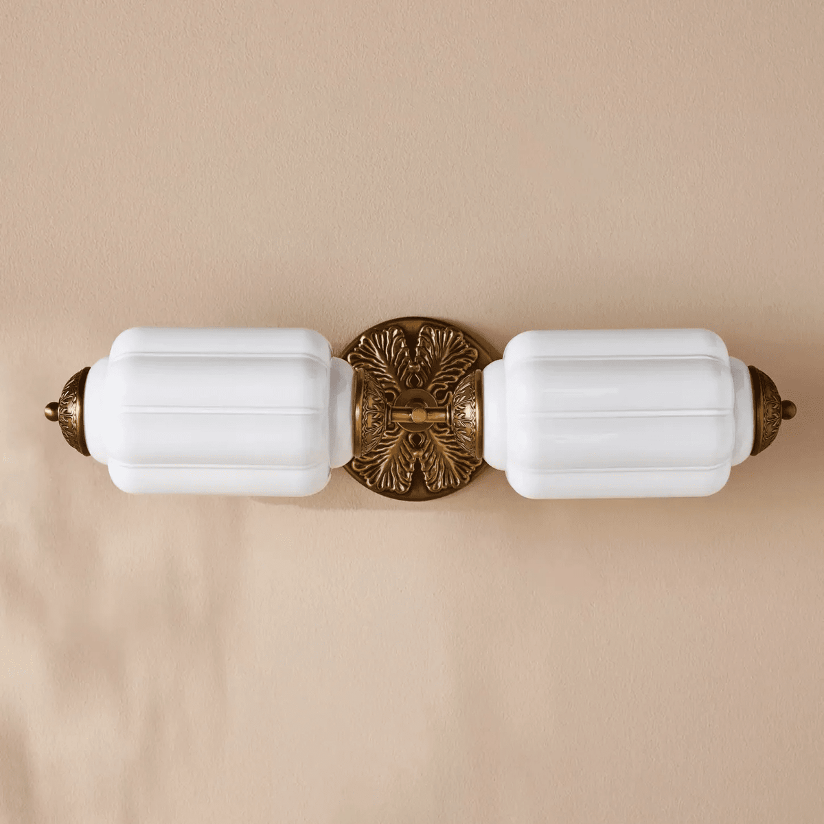Elliot wandlamp met glazen kap