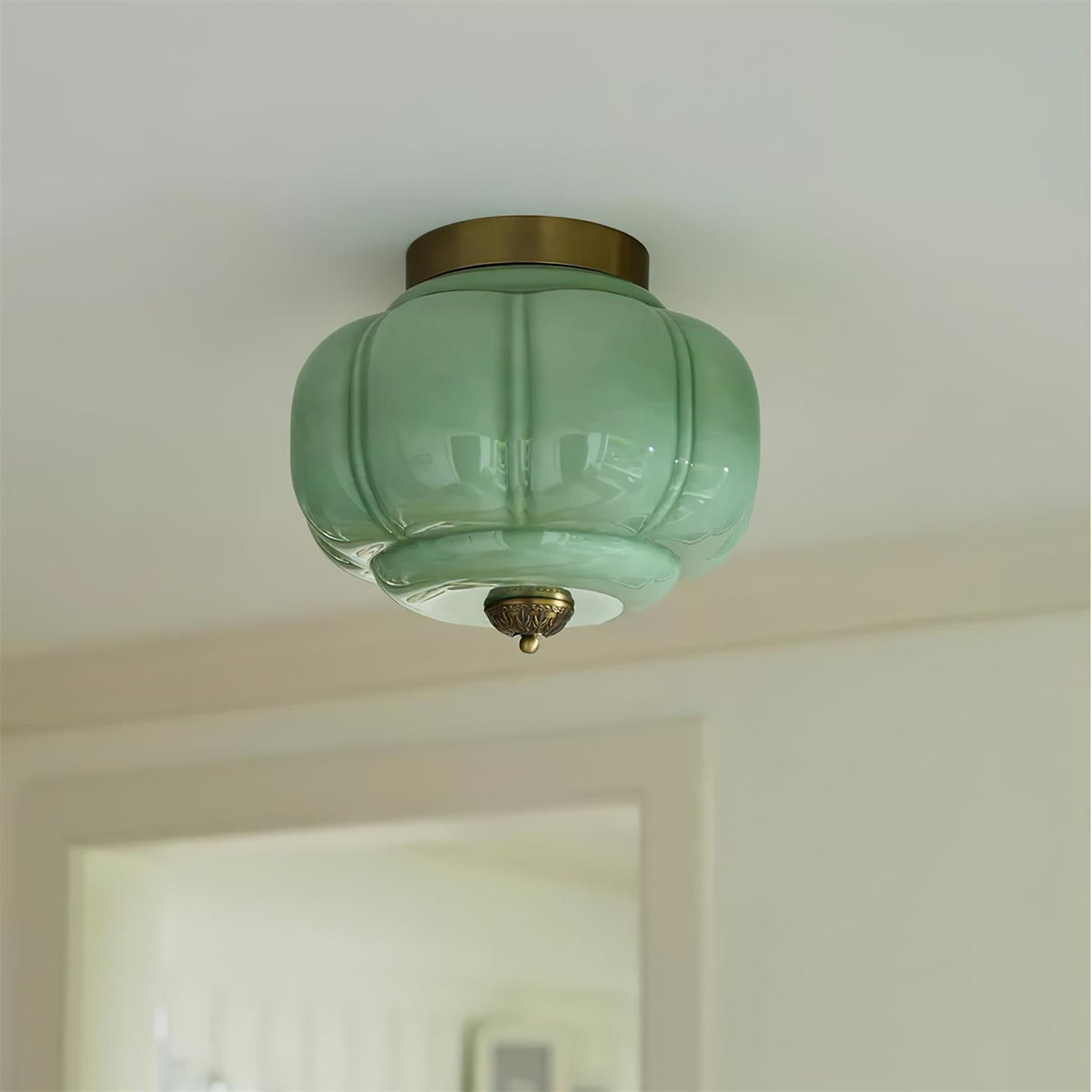 Selviro plafondlamp groen glas messing klassiek