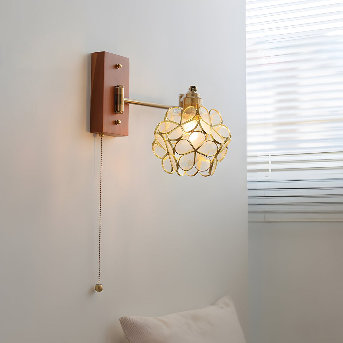Oreliraine wandlamp