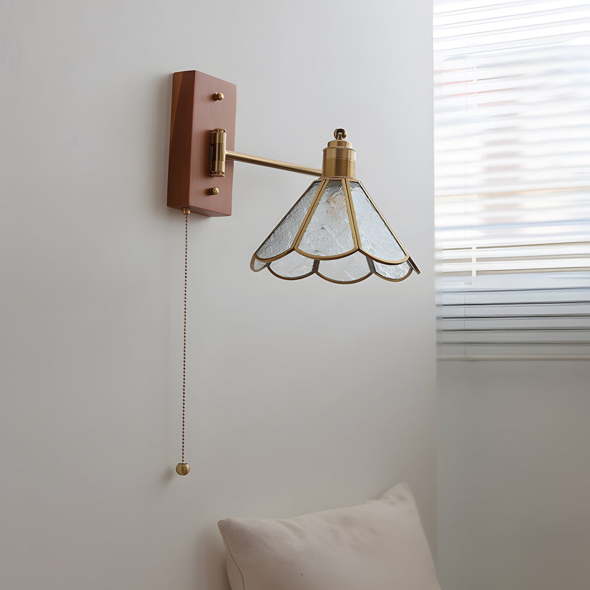 Oreliraine wandlamp