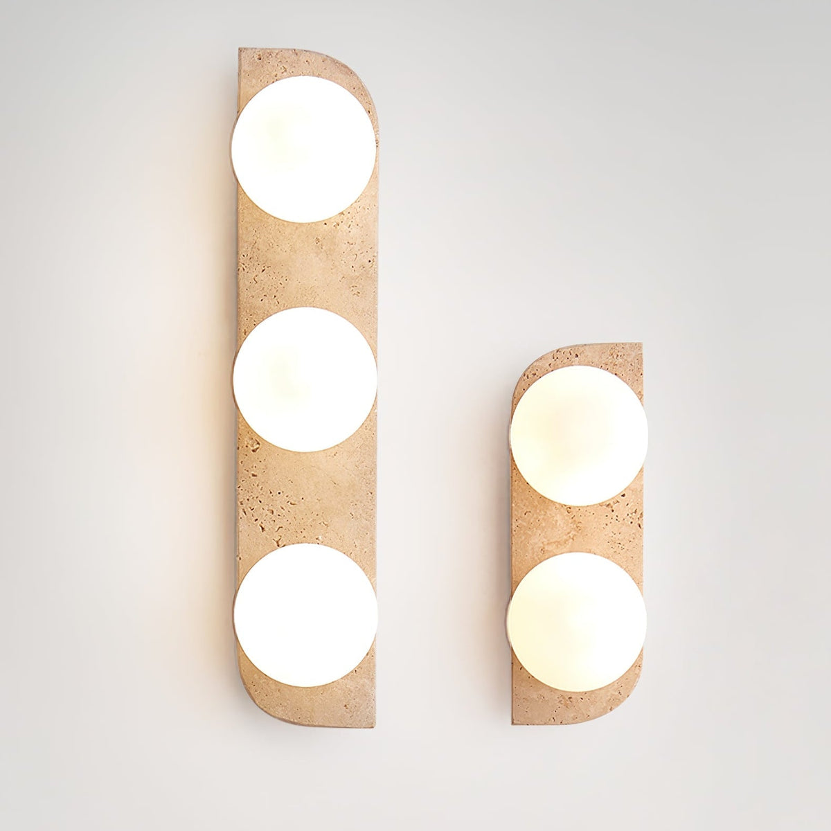 Serearia Minimalistische wandlamp van geel travertin met stekker