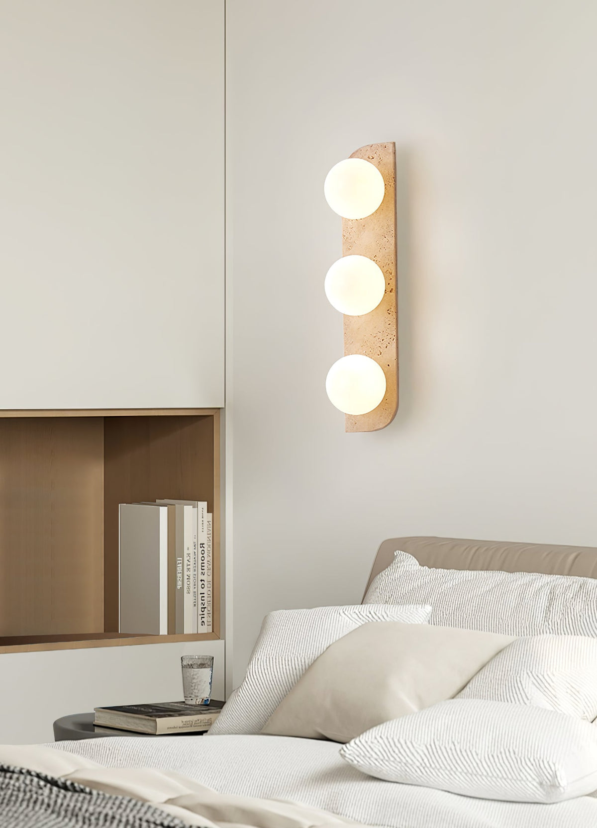 Serearia Minimalistische wandlamp van geel travertin met stekker