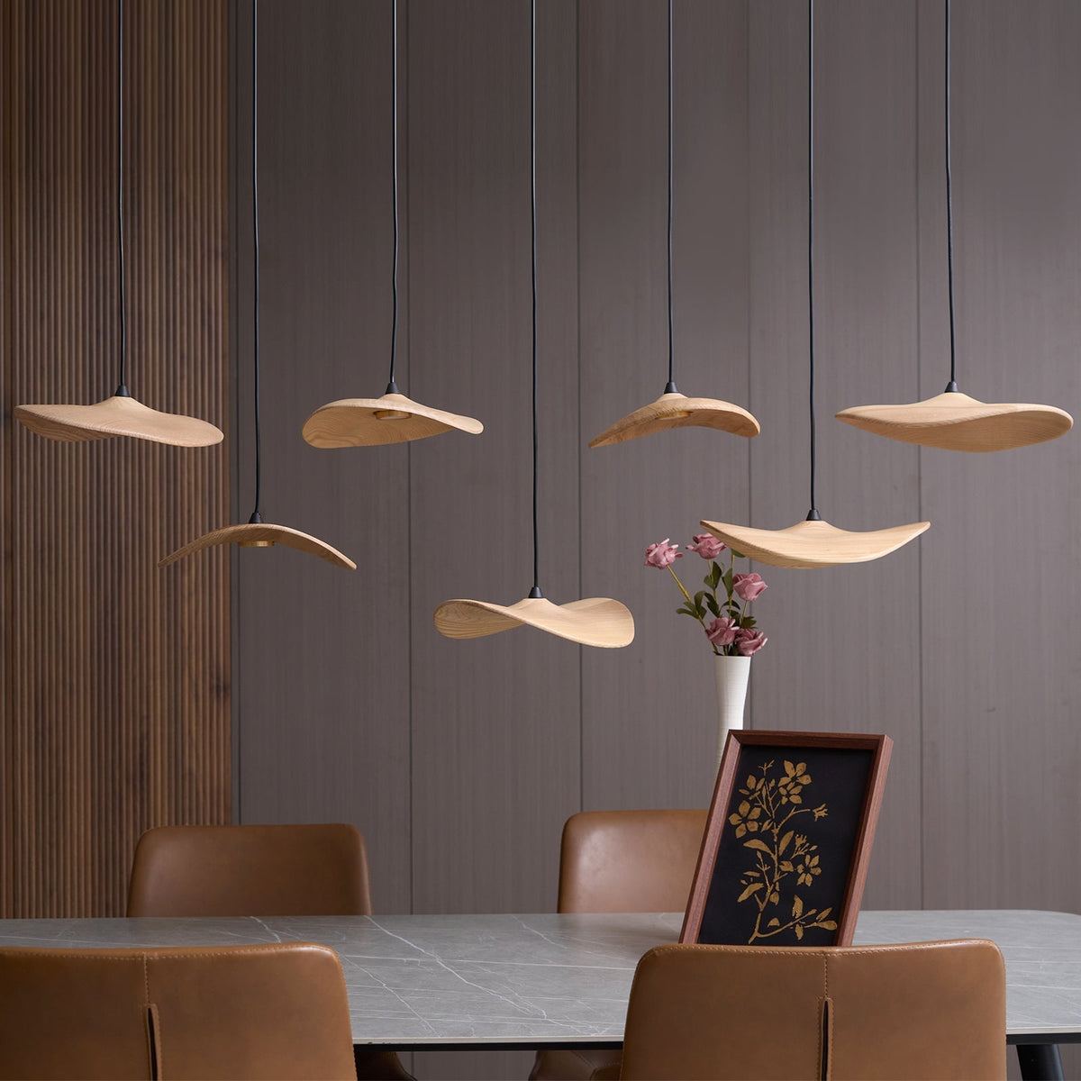 Abbott Moderne minimalistische kroonluchter met leeg houten bloemblaad