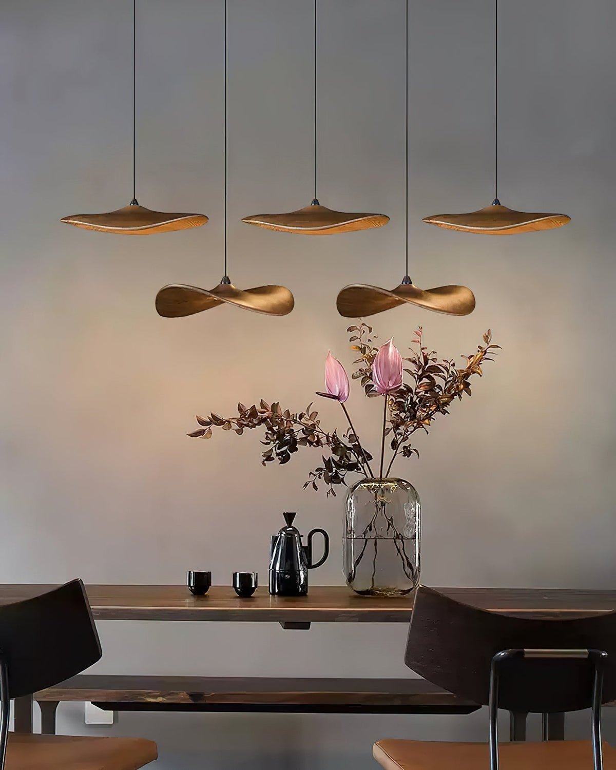 Abbott Moderne minimalistische kroonluchter met leeg houten bloemblaad