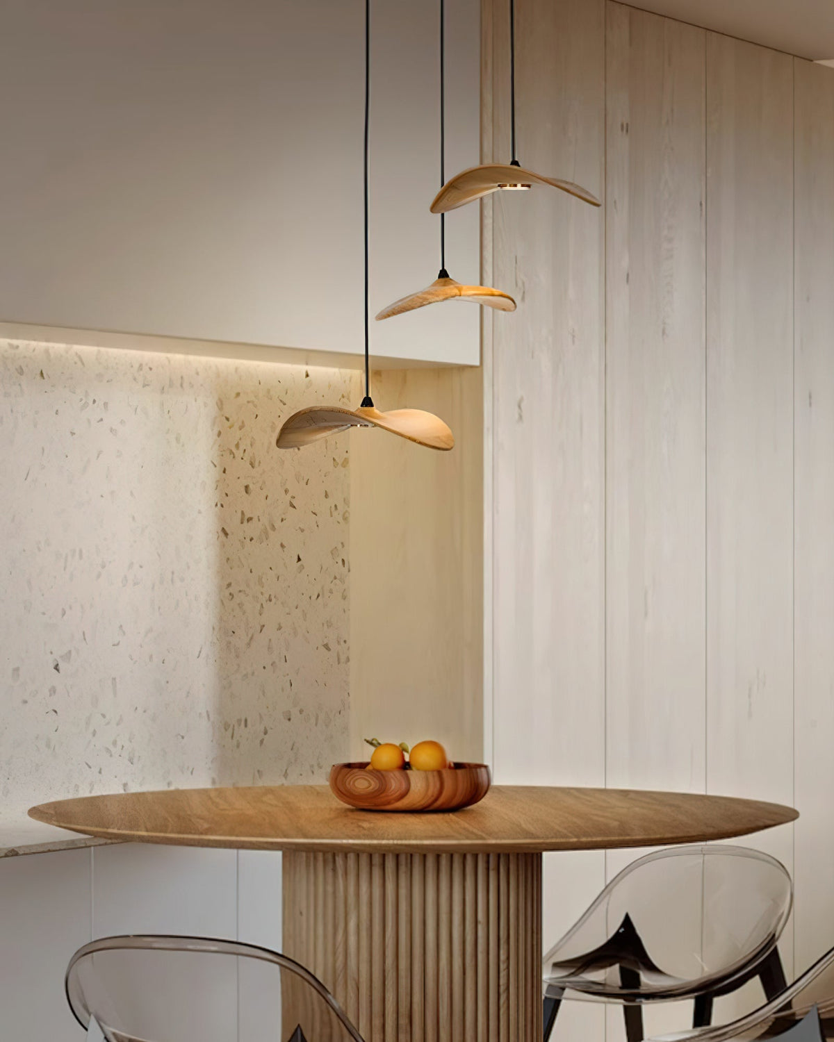 Abbott Moderne minimalistische kroonluchter met leeg houten bloemblaad