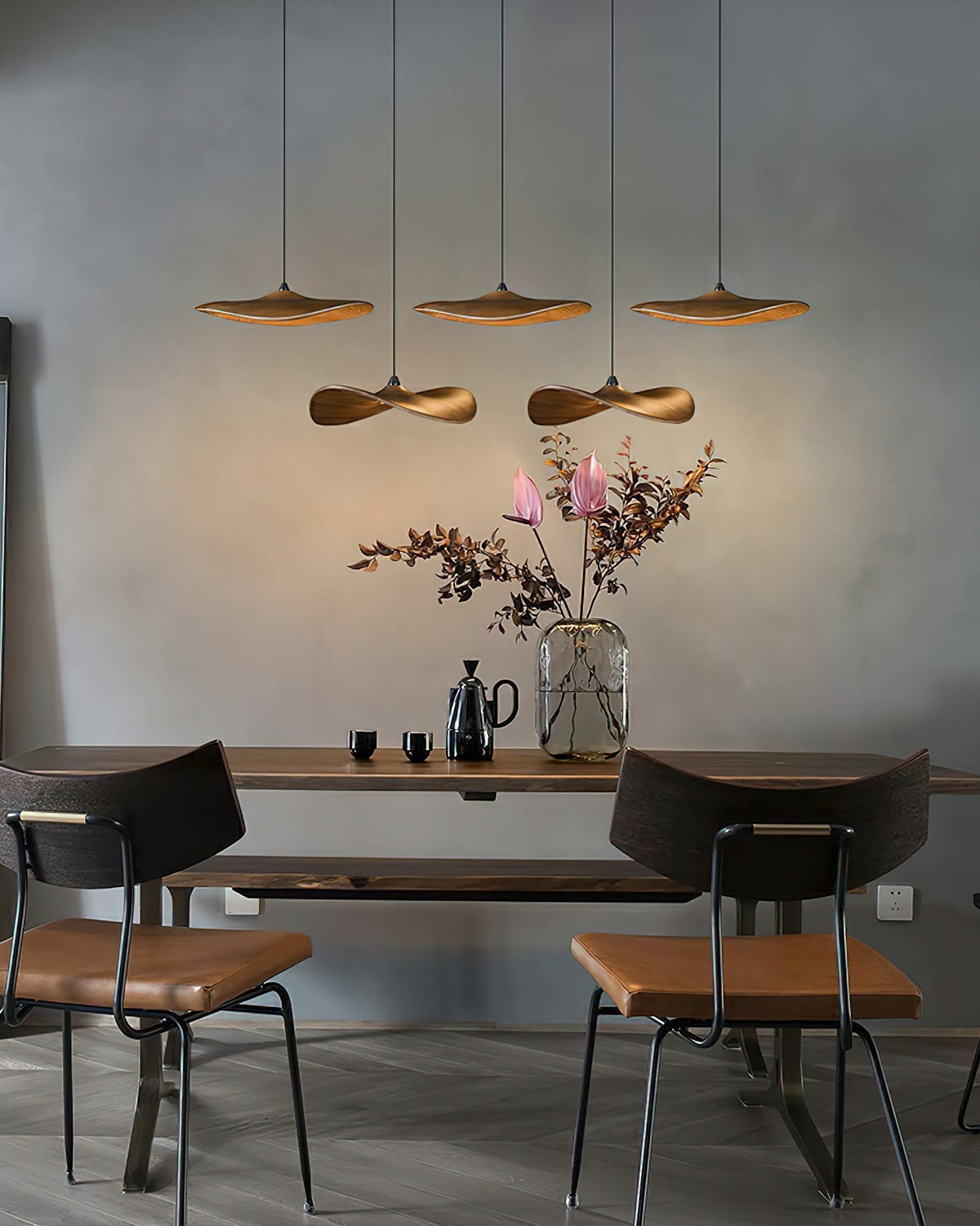 Abbott Moderne minimalistische kroonluchter met leeg houten bloemblaad