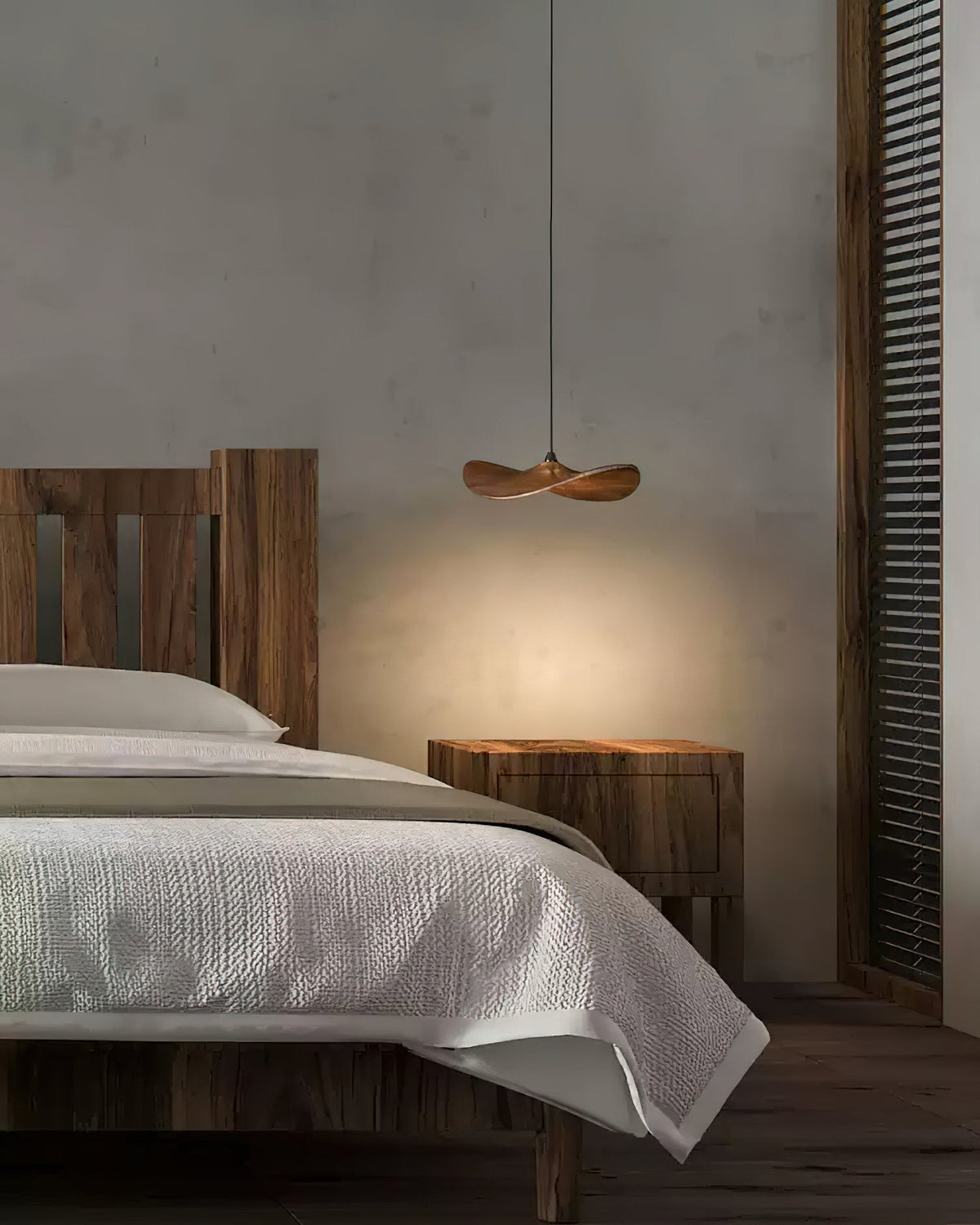 Abbott Moderne minimalistische kroonluchter met leeg houten bloemblaad