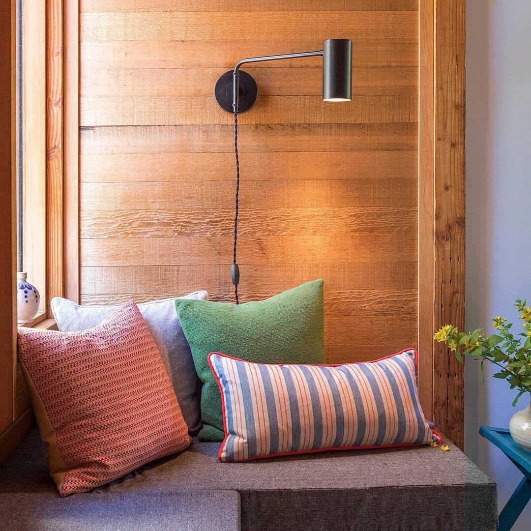 Merton wandlamp van staal in industriële stijl