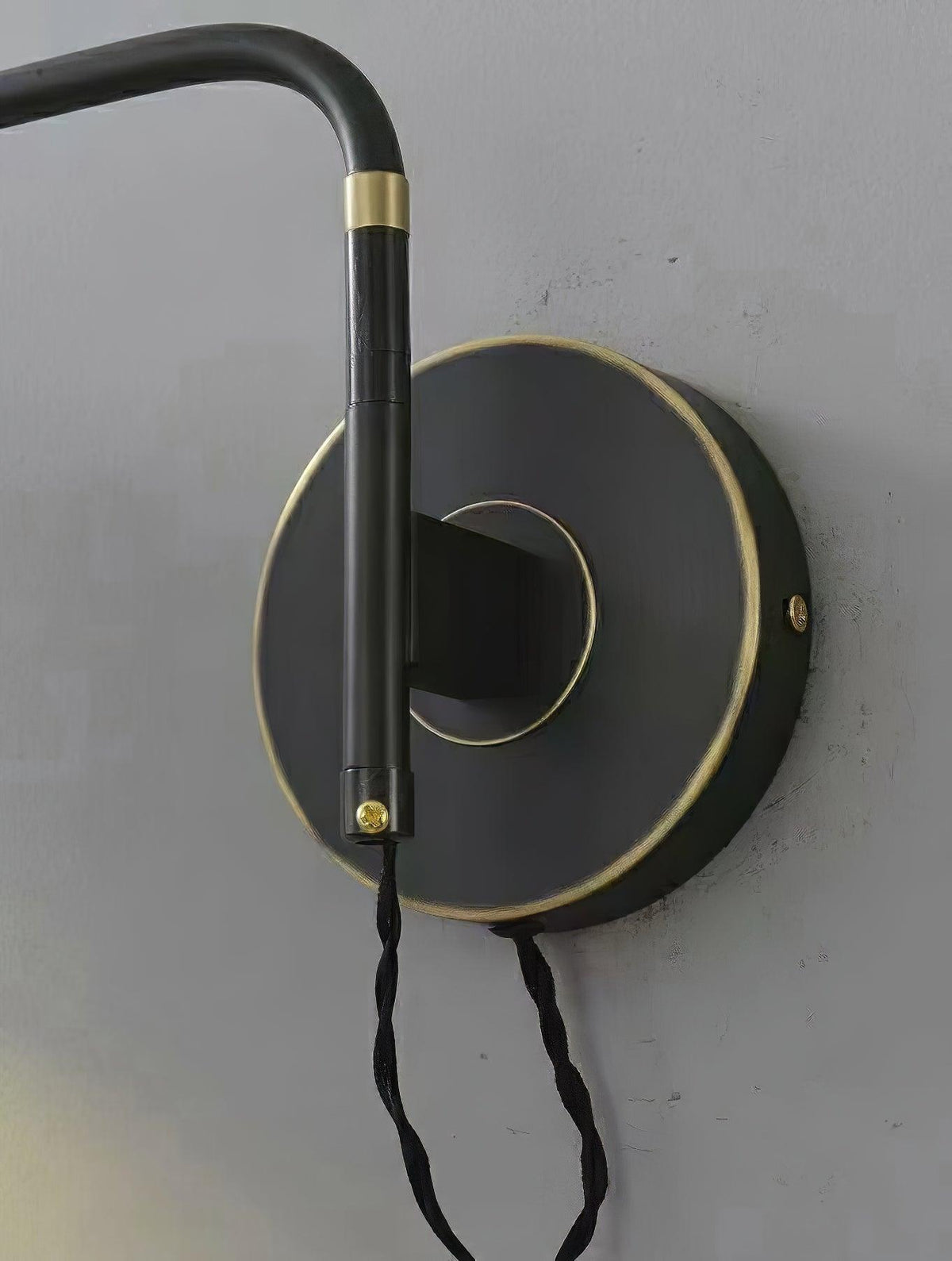 Merton wandlamp van staal in industriële stijl