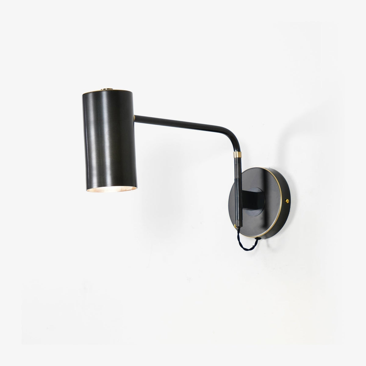 Merton wandlamp van staal in industriële stijl