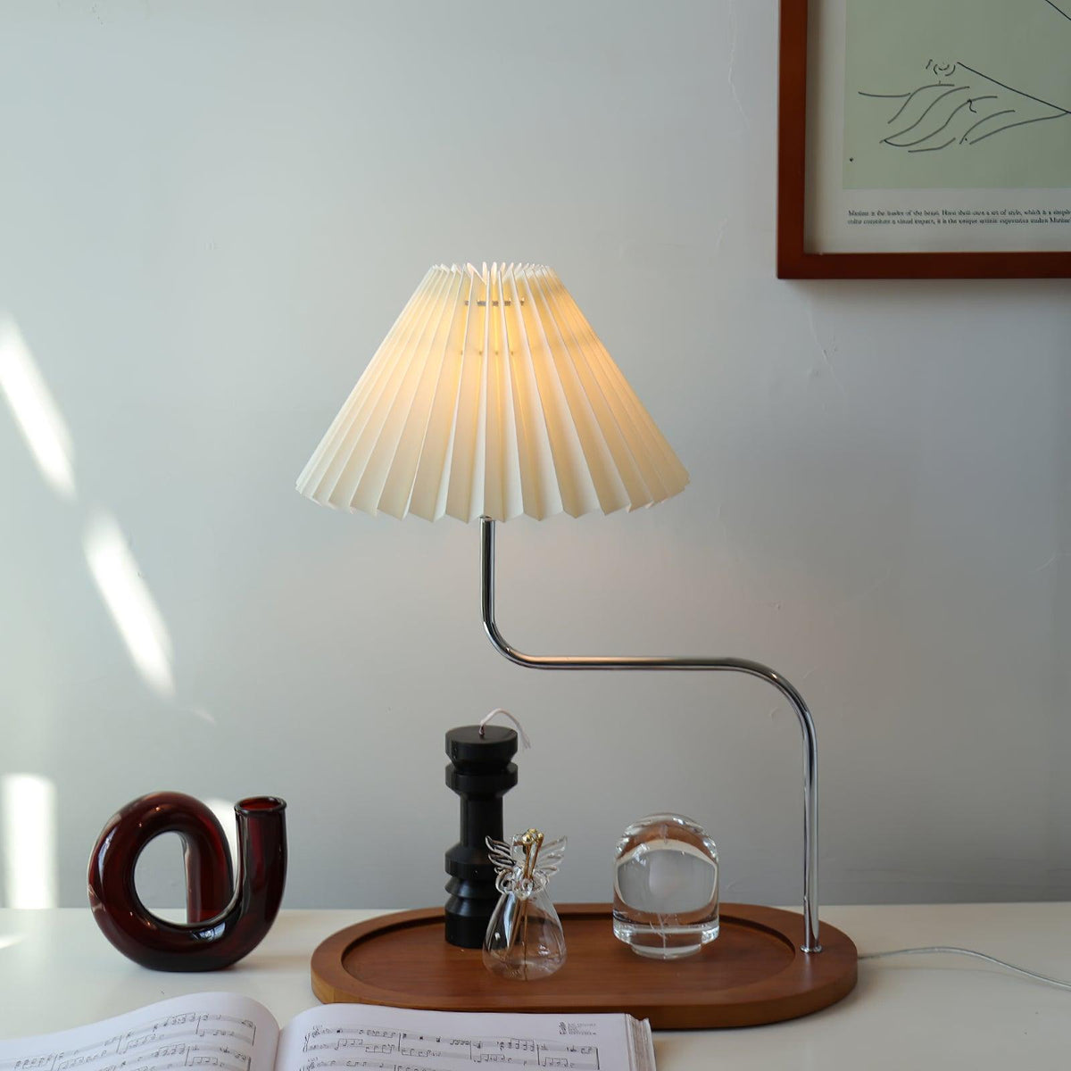 Ornelle tafellamp van hout en stof