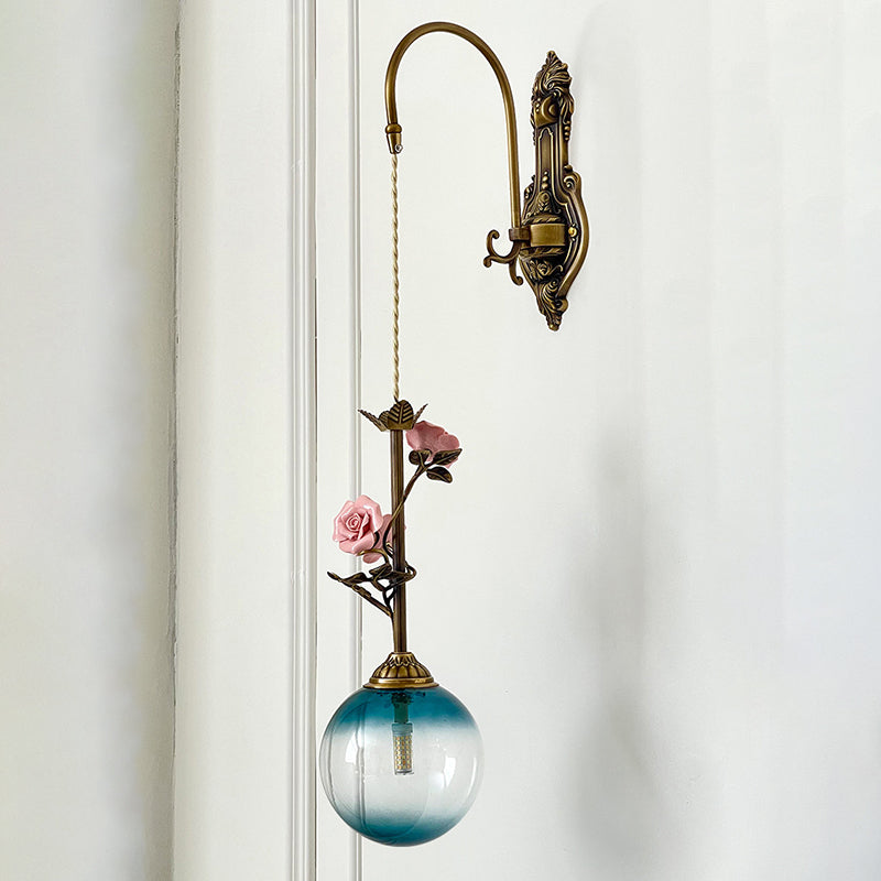 Elaararia wandlamp met antieke afwerking en roze