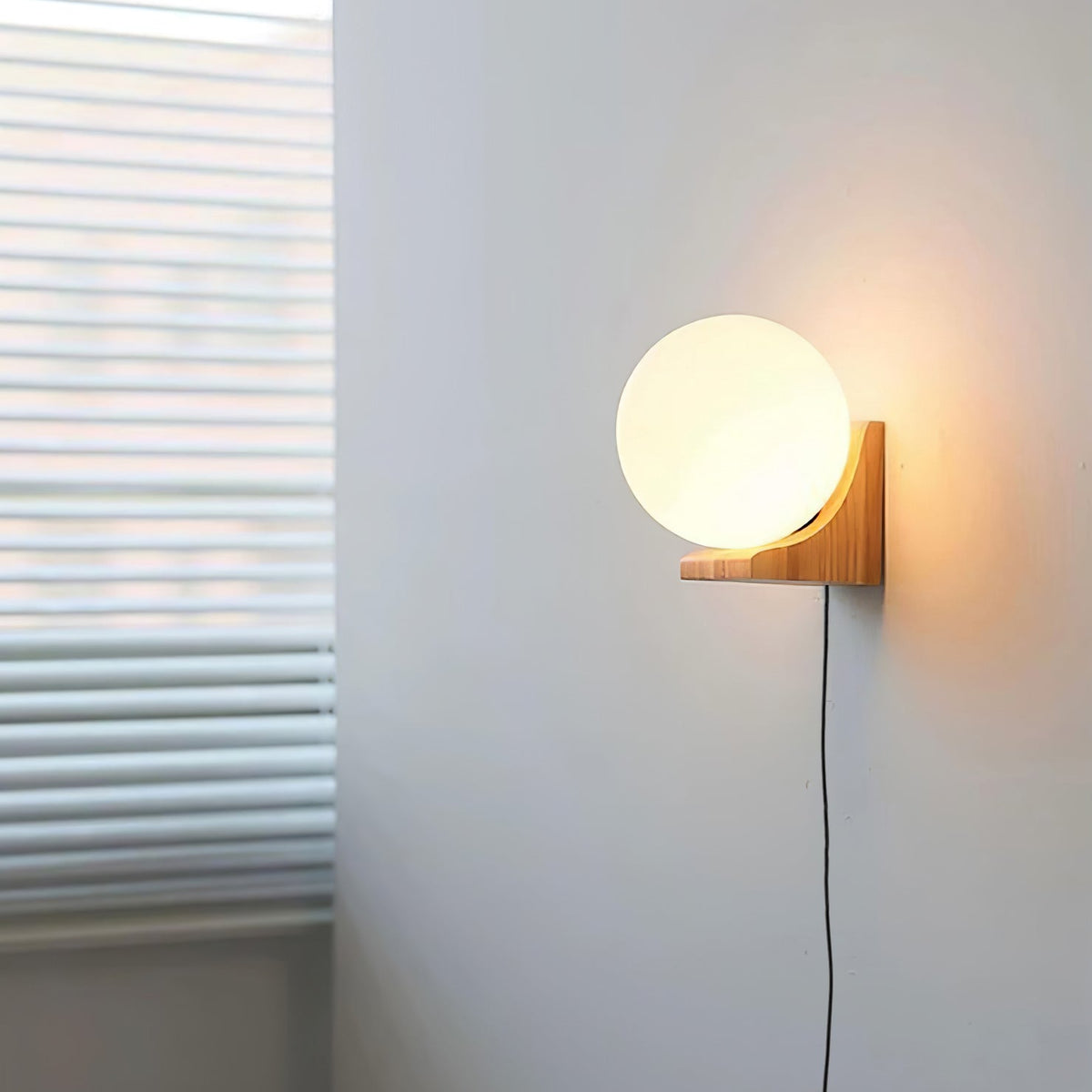 Eamon Evelyn Orb met stekker wandlamp