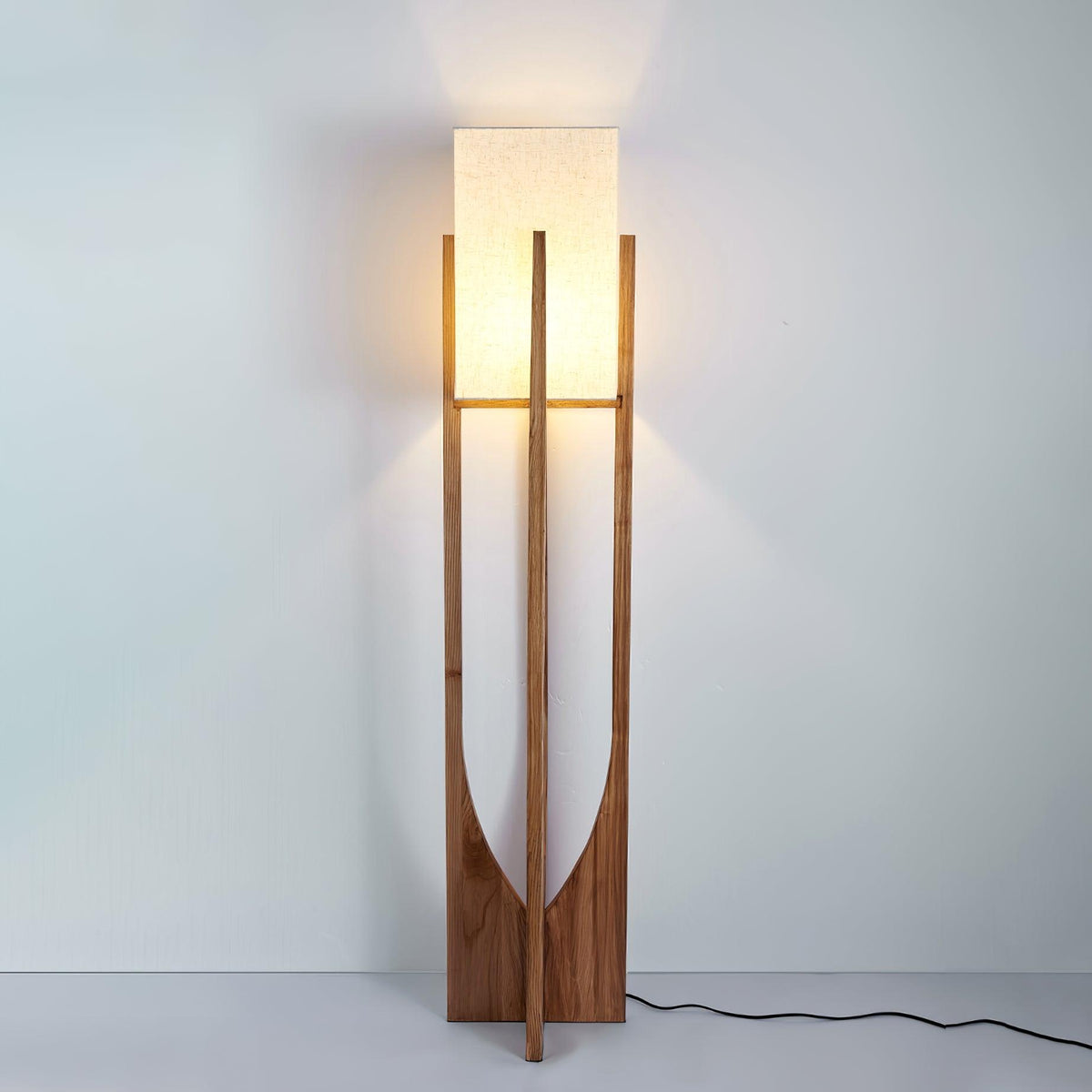 Syleia vloerlamp van hout modern
