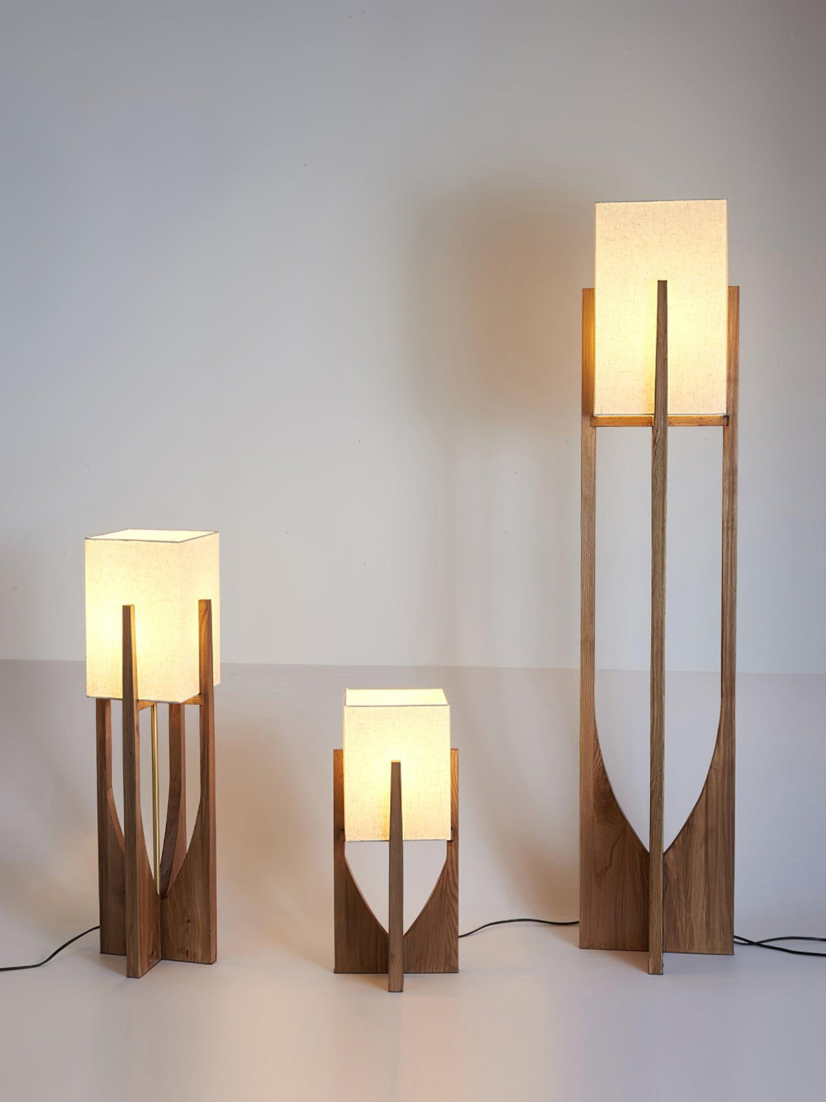 Syleia vloerlamp van hout modern