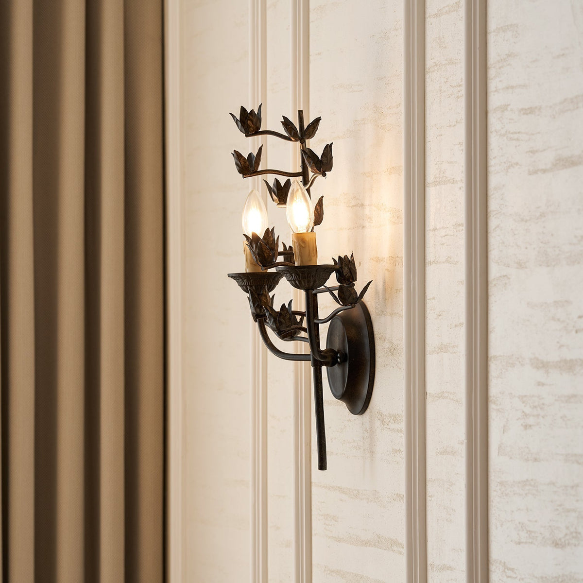 Elaerelia wandlamp