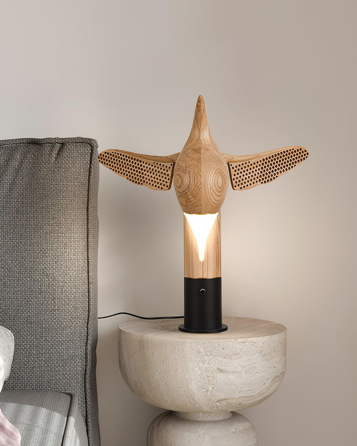 Sylueria moderne tafellamp van walnoothout