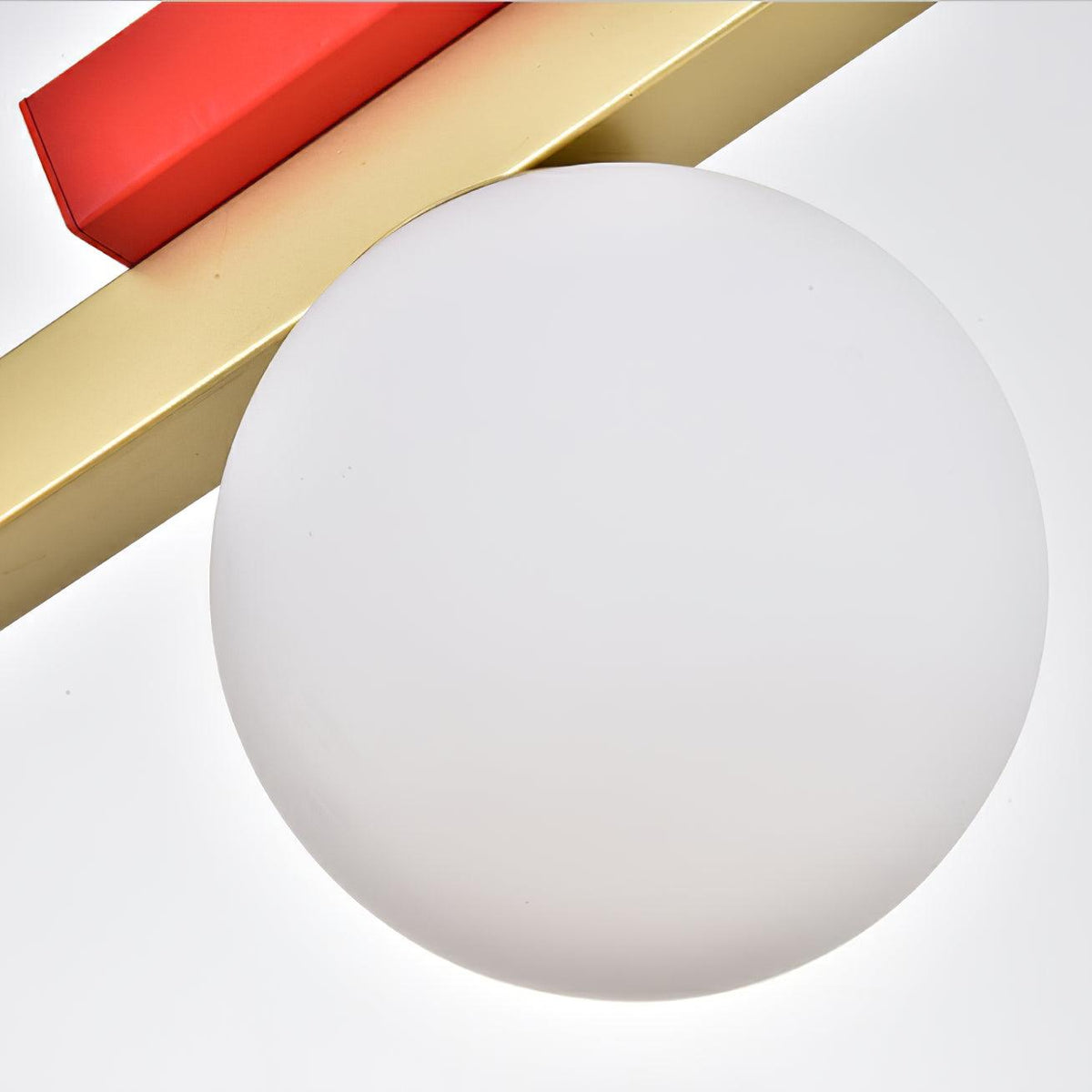 Veveny hanglamp met dubbele bollen en lineaire balken in geometrische stijl