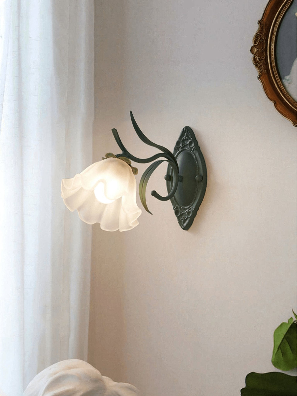 Oly Premium Noordse kunst Flared wandlamp met glazen kap