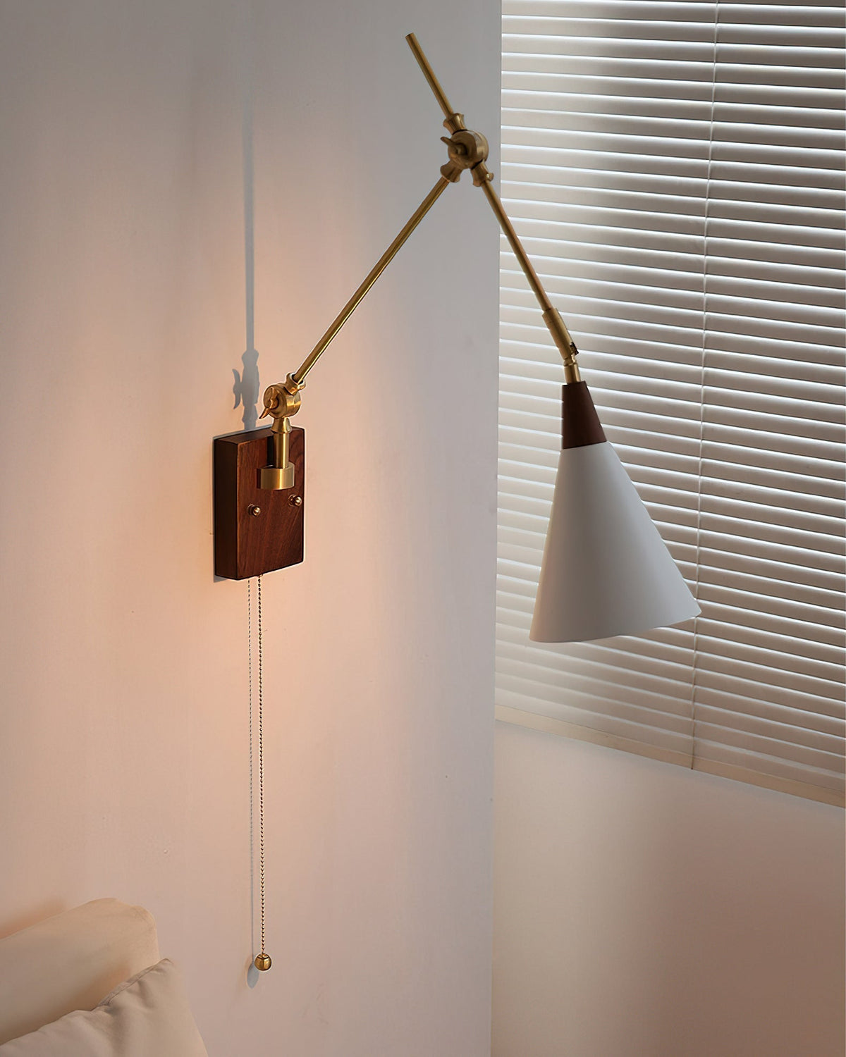 Laurent Swing Arm wandlamp