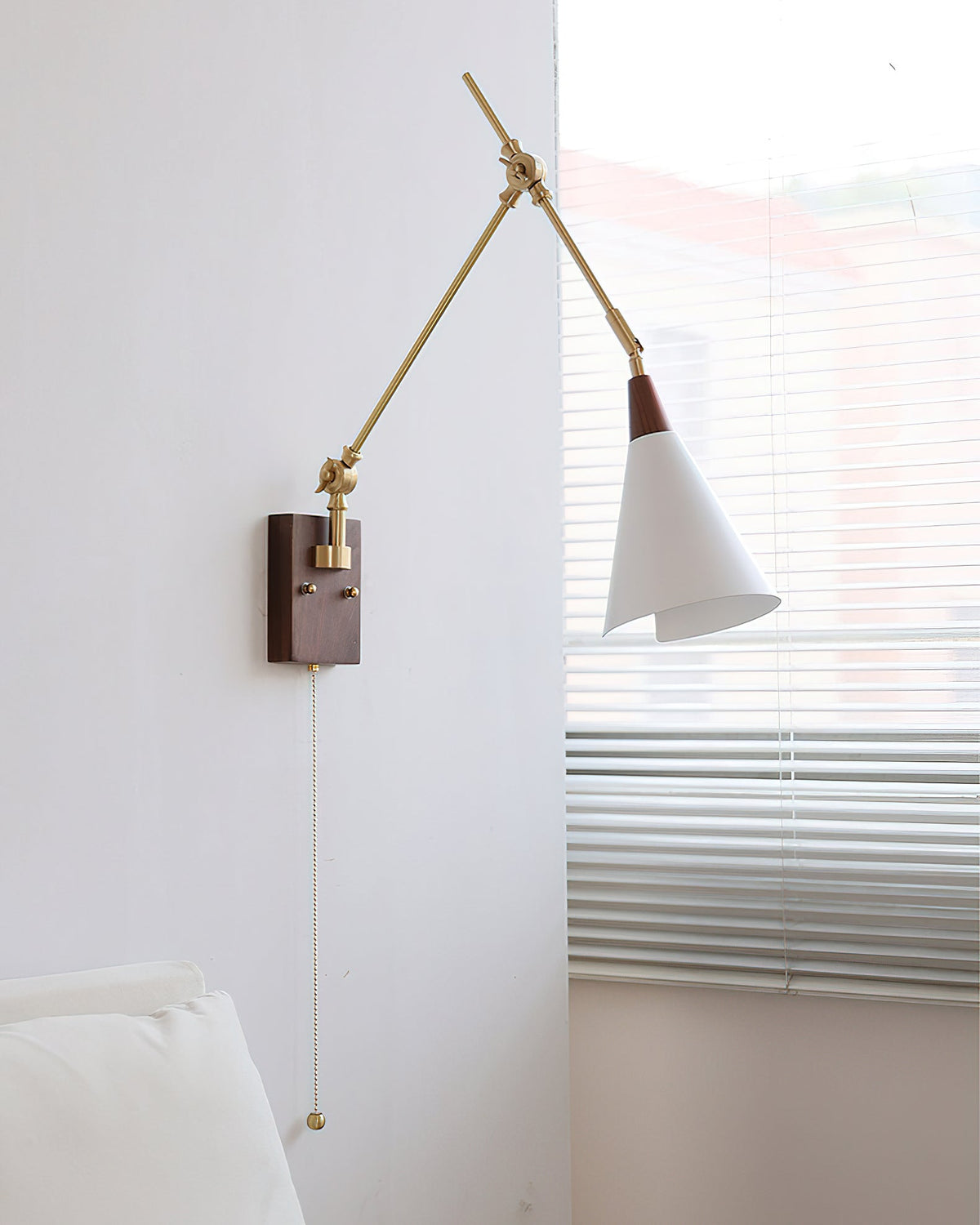Laurent Swing Arm wandlamp