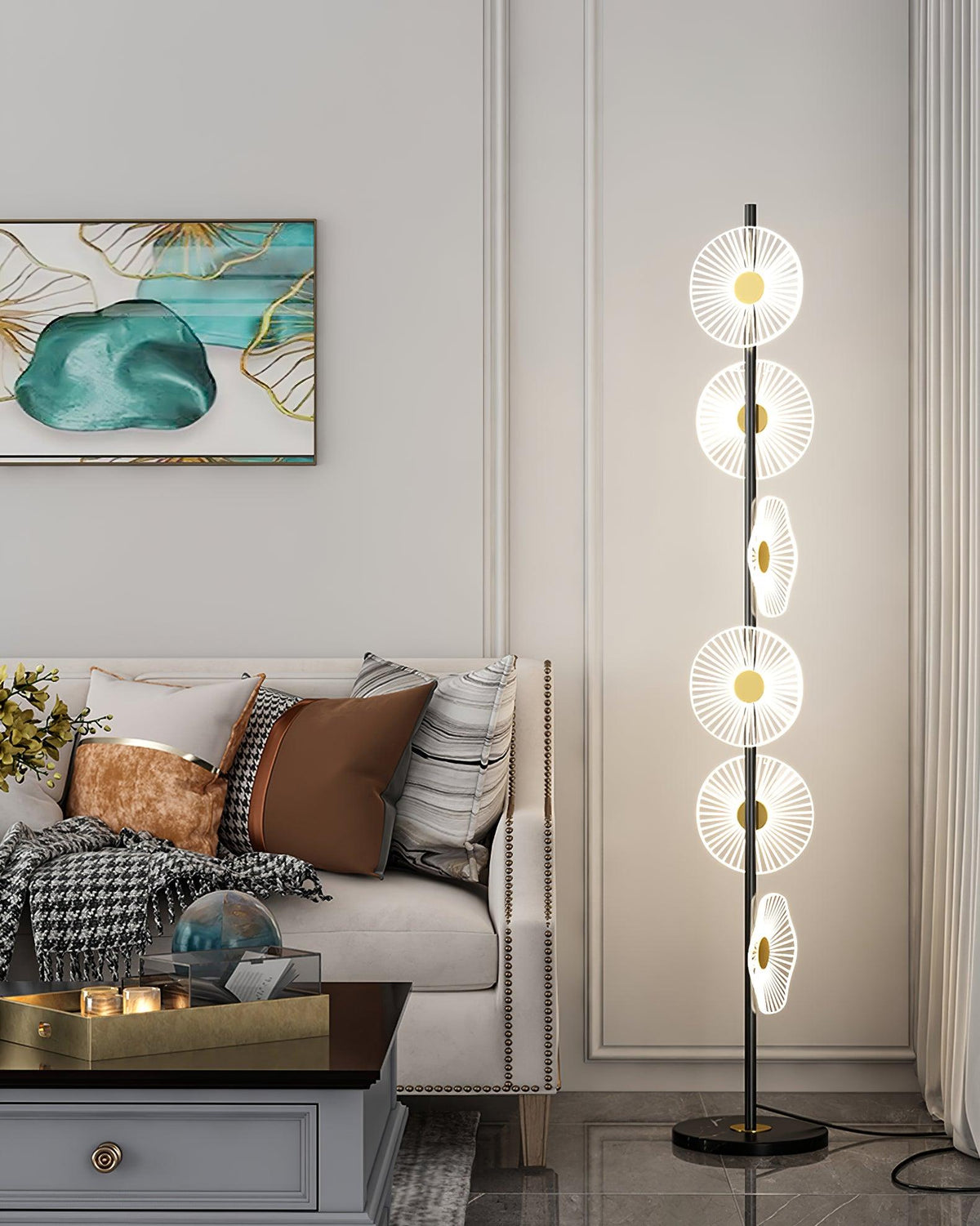 Petaira vloerlamp van marmer in goudkleurige afwerking